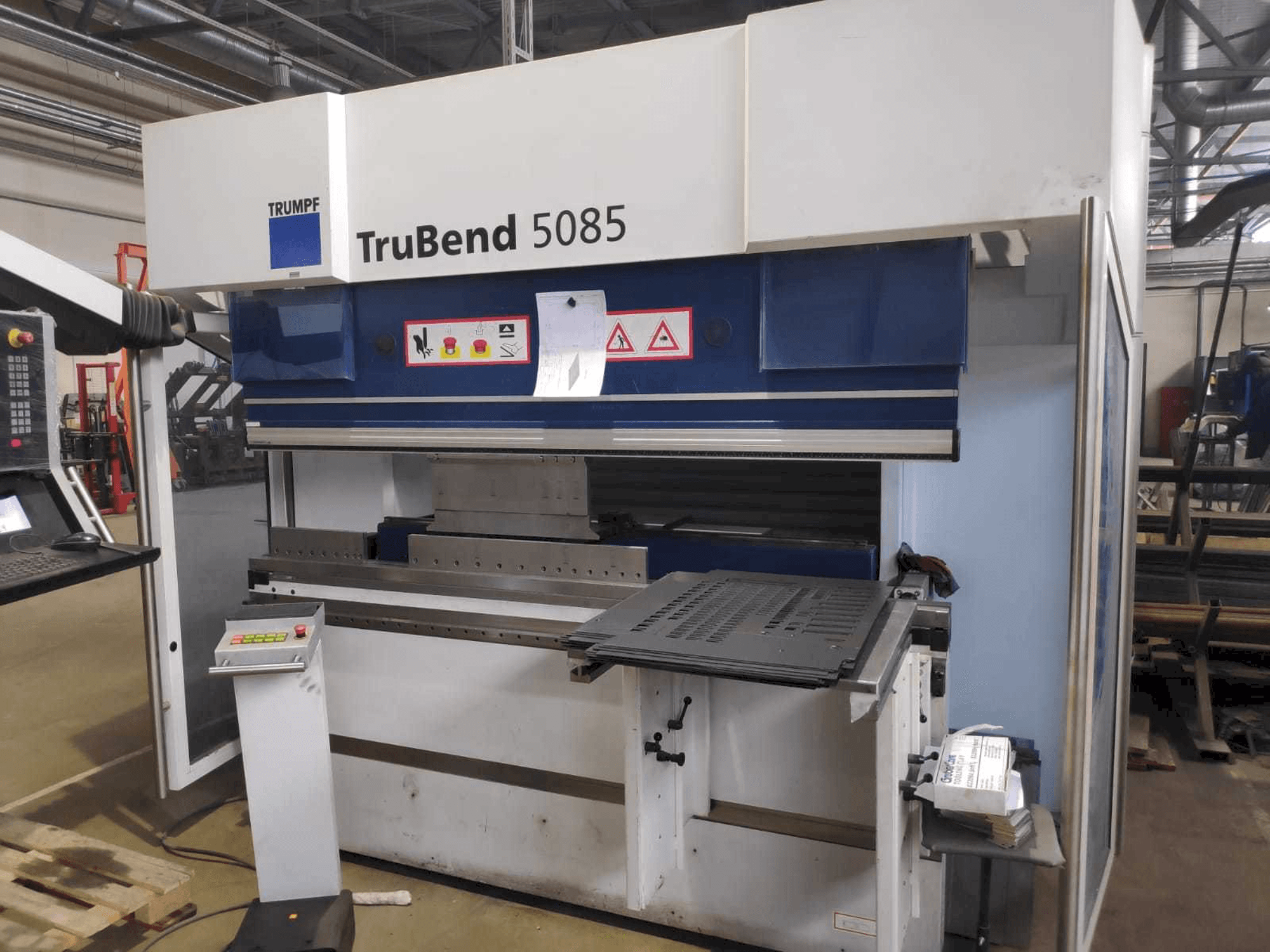 Vooraanzicht van Trumpf TruBend 5085 machine