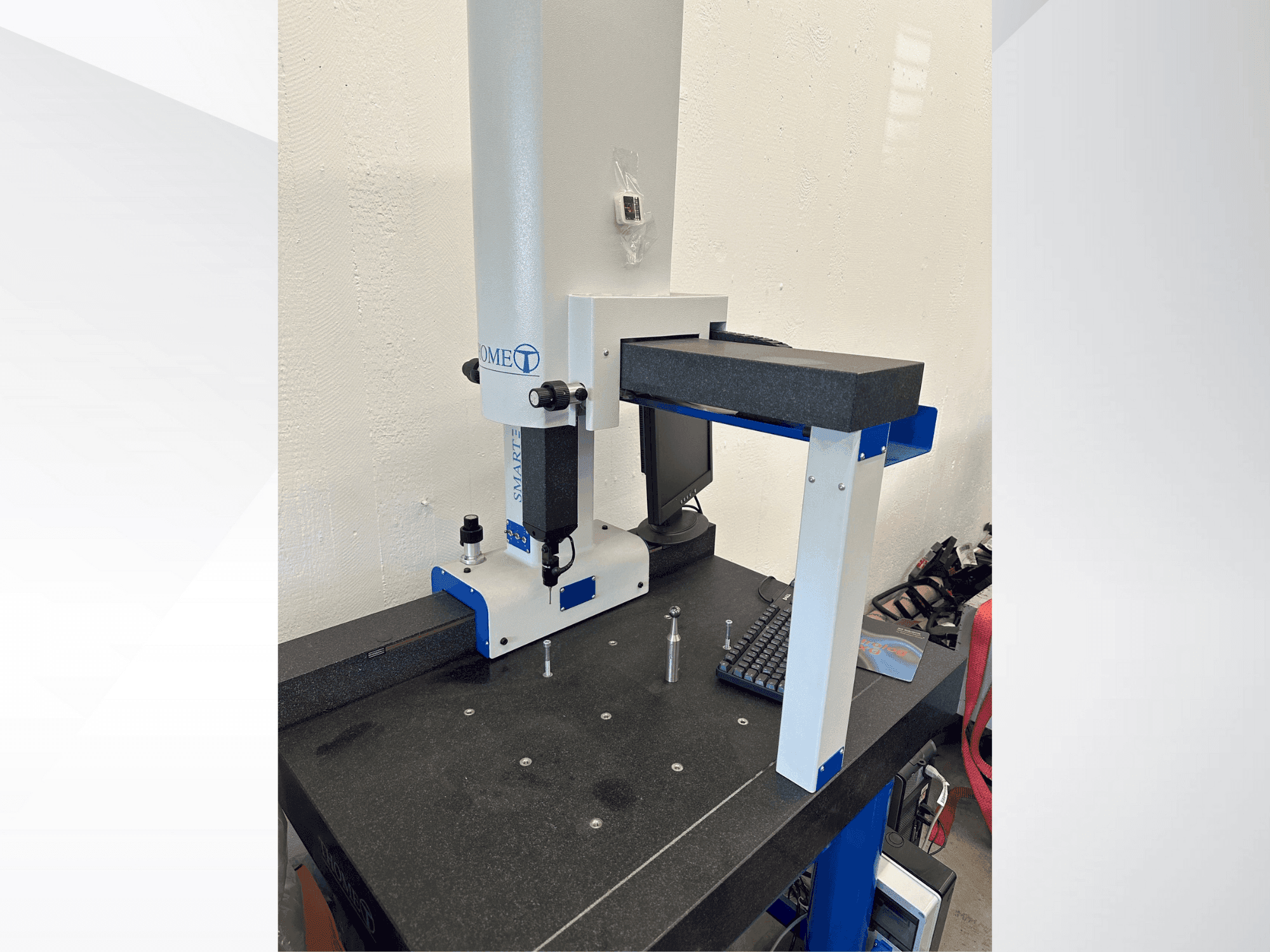 Vooraanzicht van THOME Prazision Prazision 3D Smart man machine