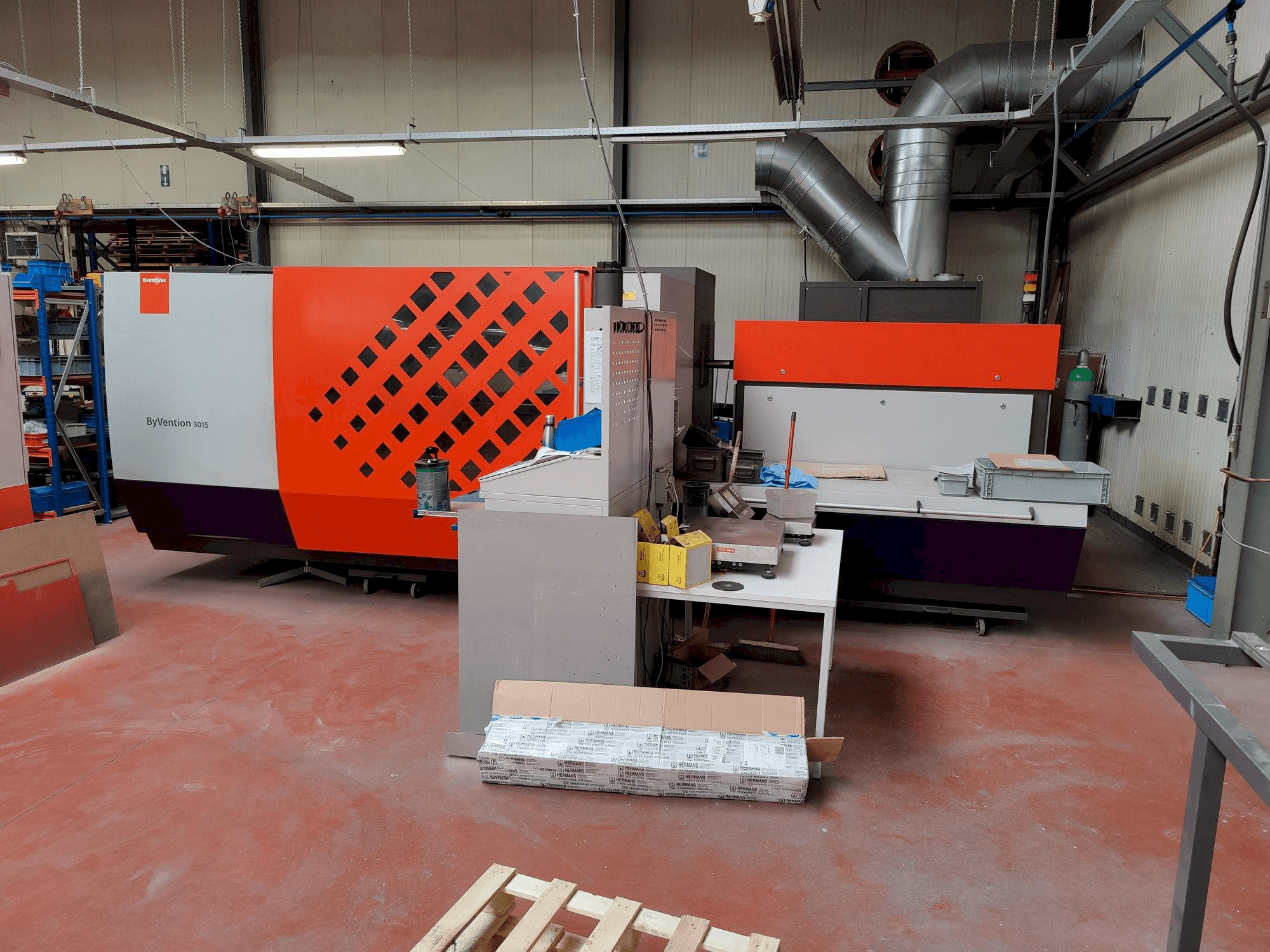 Vooraanzicht van Bystronic ByVention 3015 machine