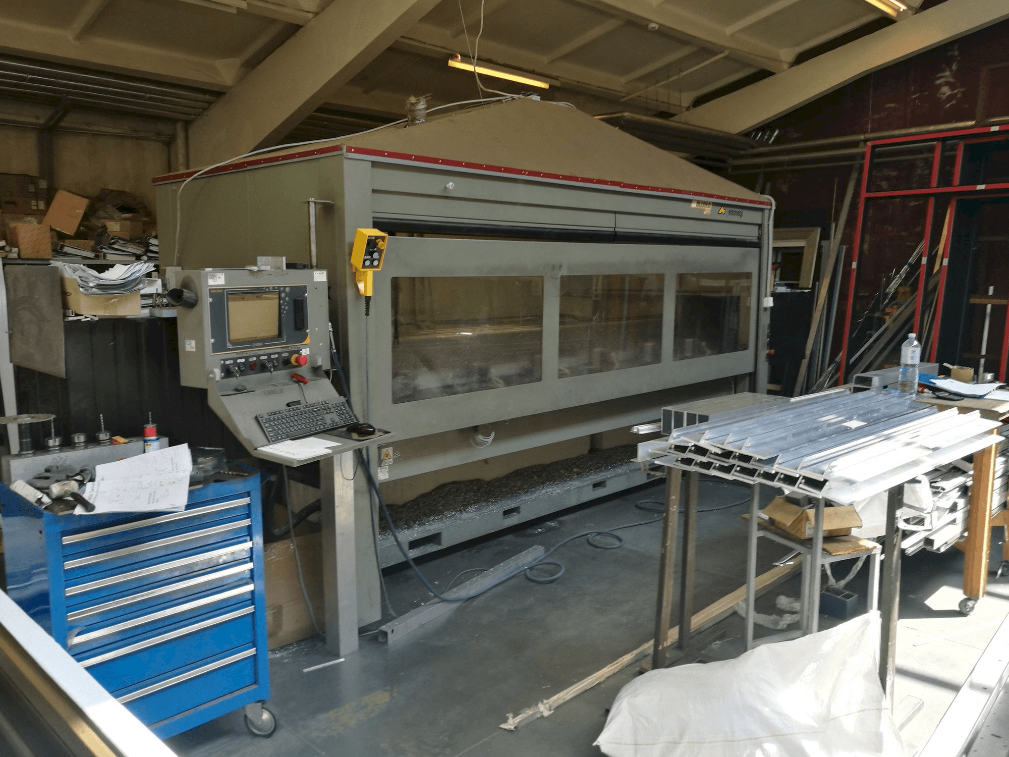 Vooraanzicht van Aluma Phantomatic T4 A machine