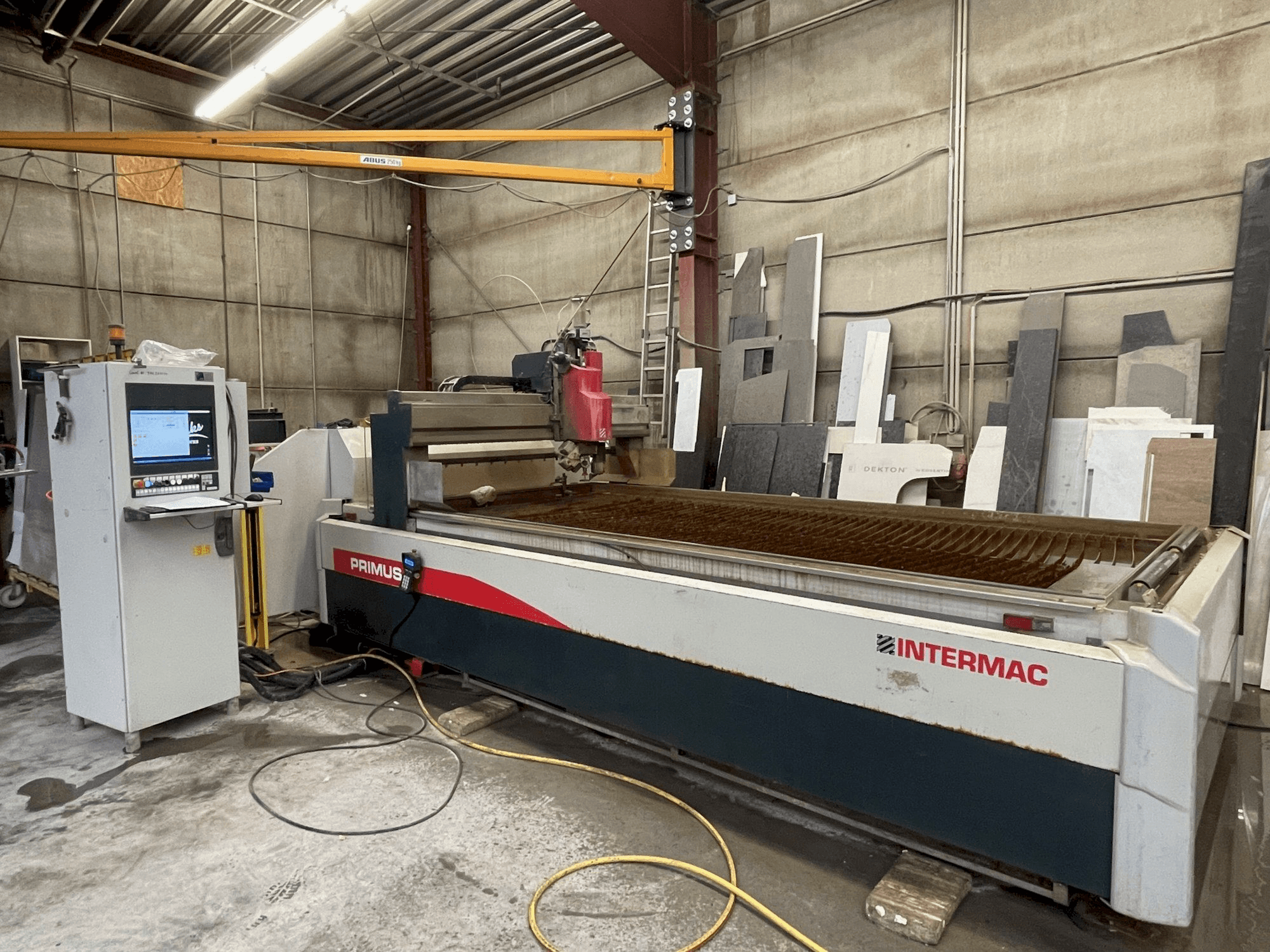 Vooraanzicht van Intermac Primus 184 machine