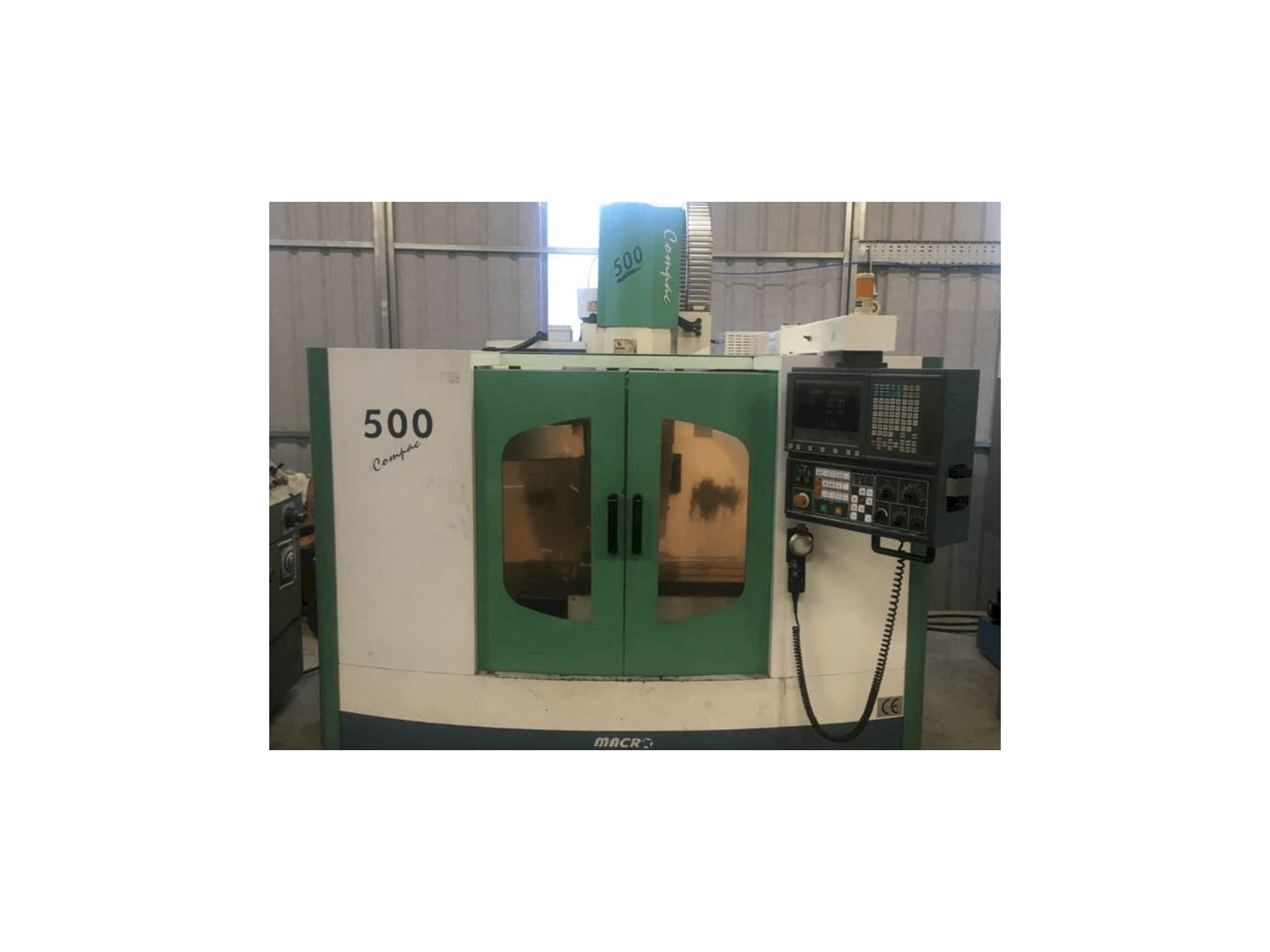 Vooraanzicht van Macro Micro Tech Compac 500 machine