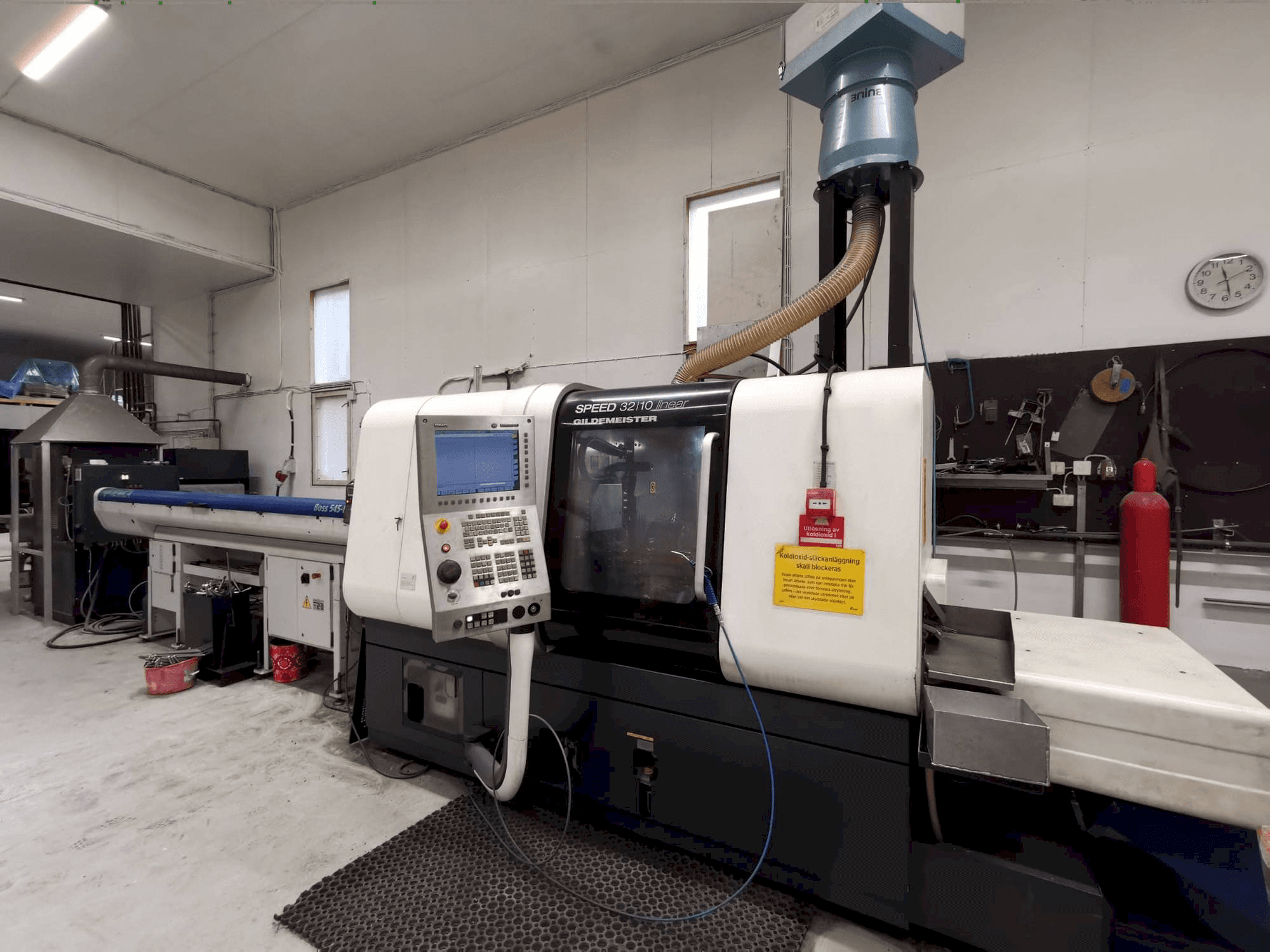 Vooraanzicht van Gildemeister Speed 32-10 linear machine