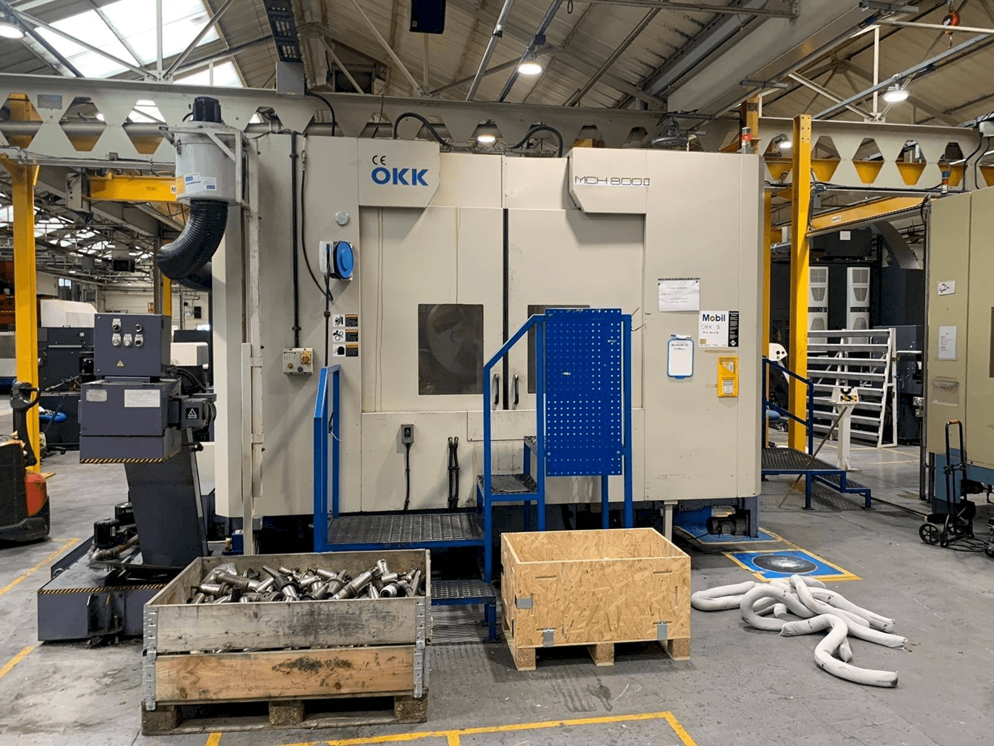 Vooraanzicht van OKK MCH 800II machine