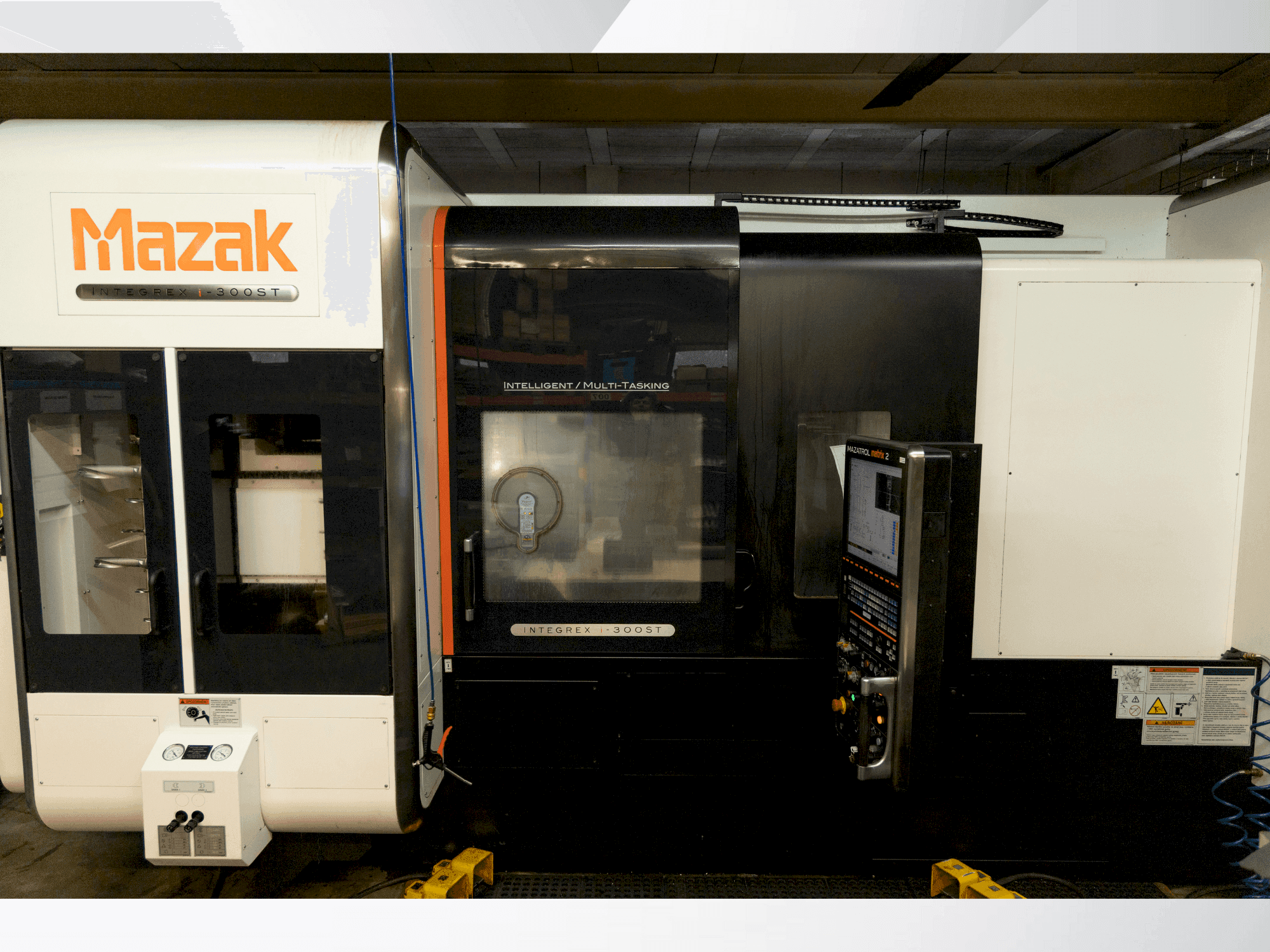 Vooraanzicht van Mazak Integrex i-300ST-1500U machine