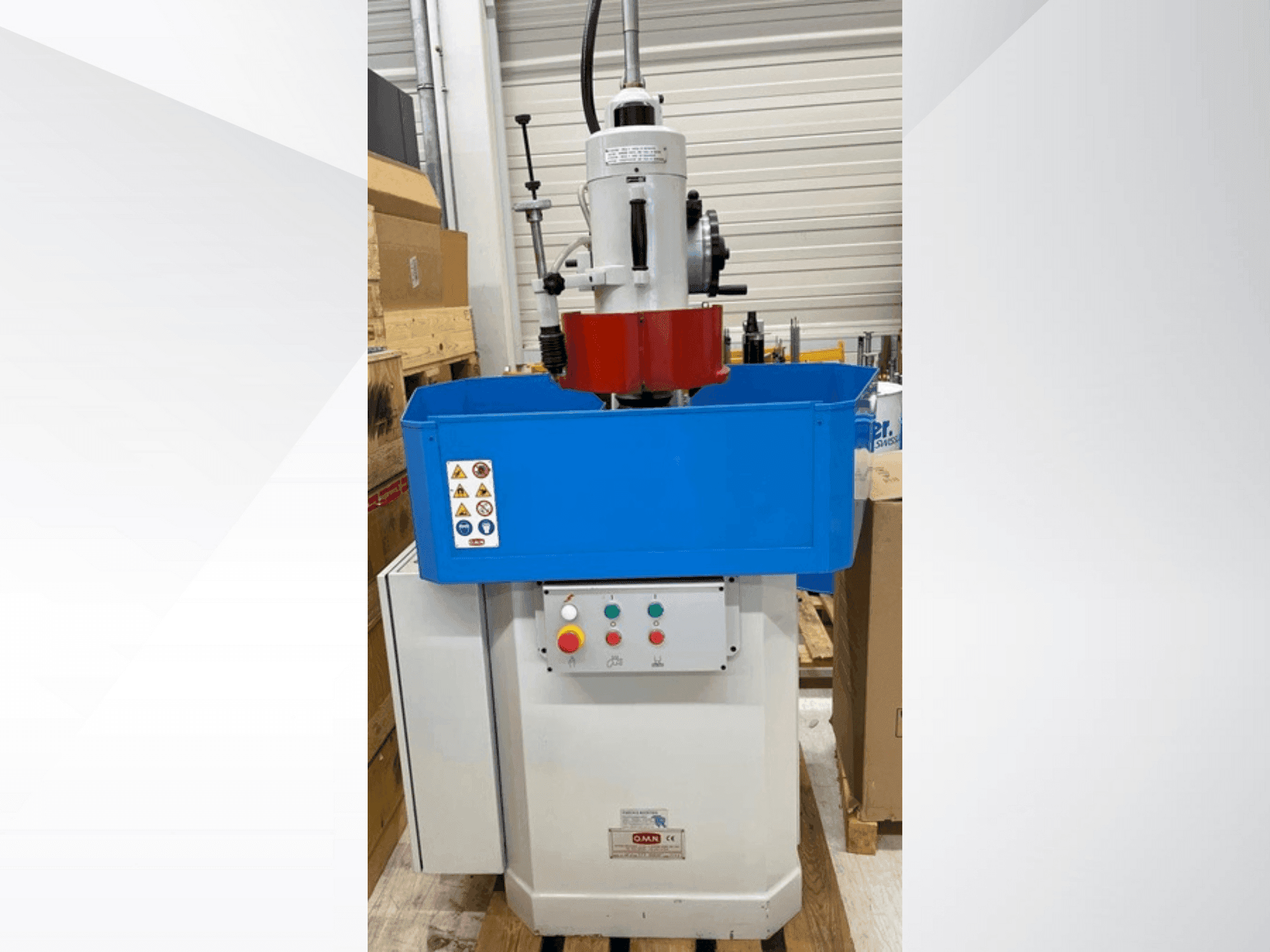 Vooraanzicht van O.M.N. SPR 600x300 machine