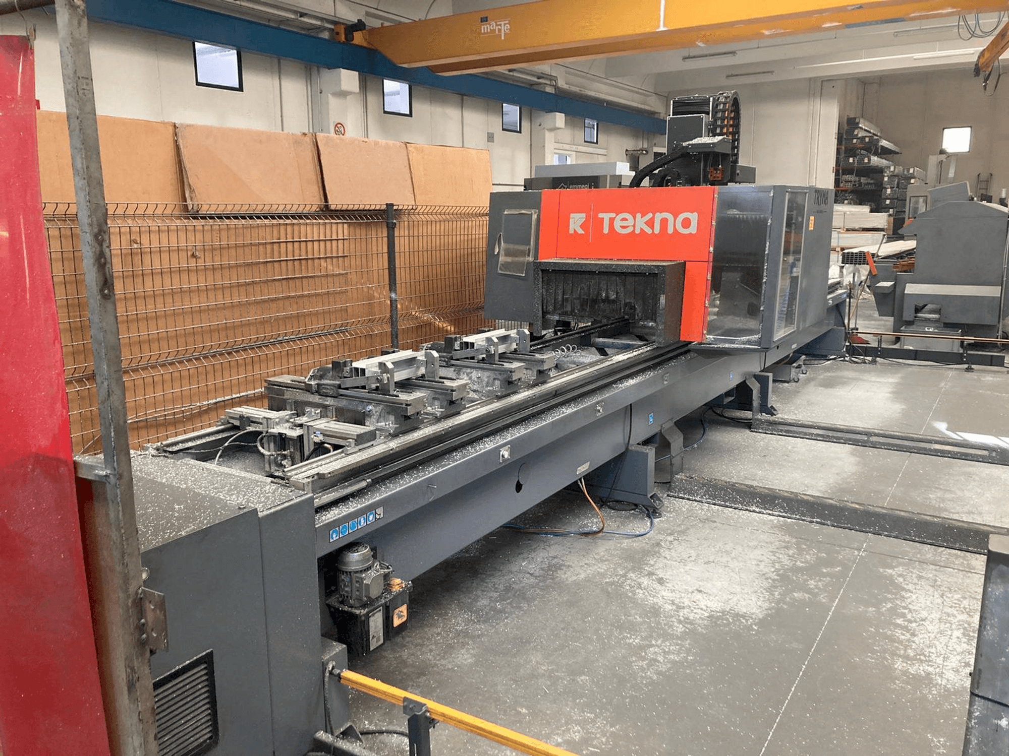 Vooraanzicht van Tekna TKE 944-7 machine