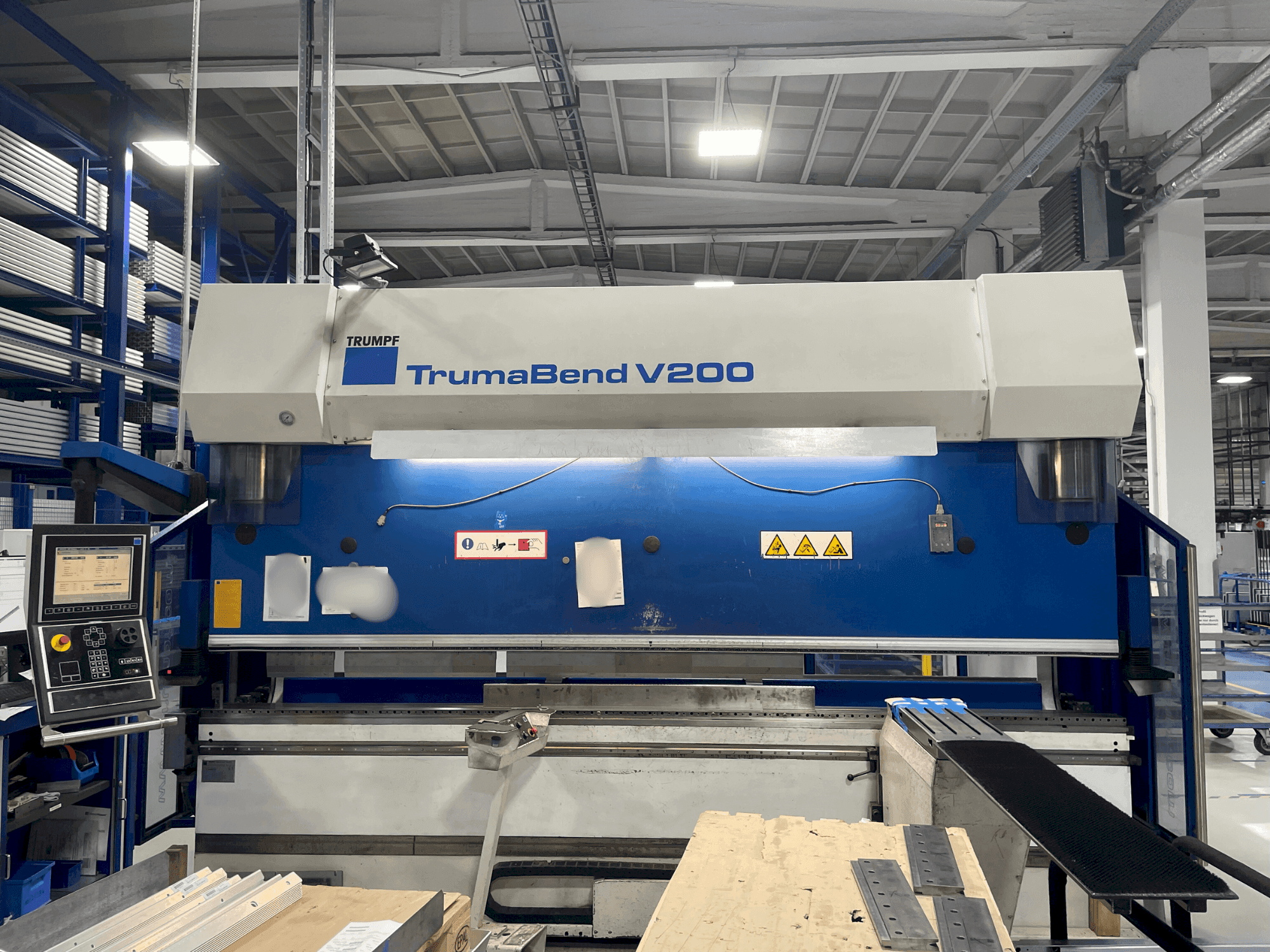 Vooraanzicht van TRUMPF TrumaBend V200 machine