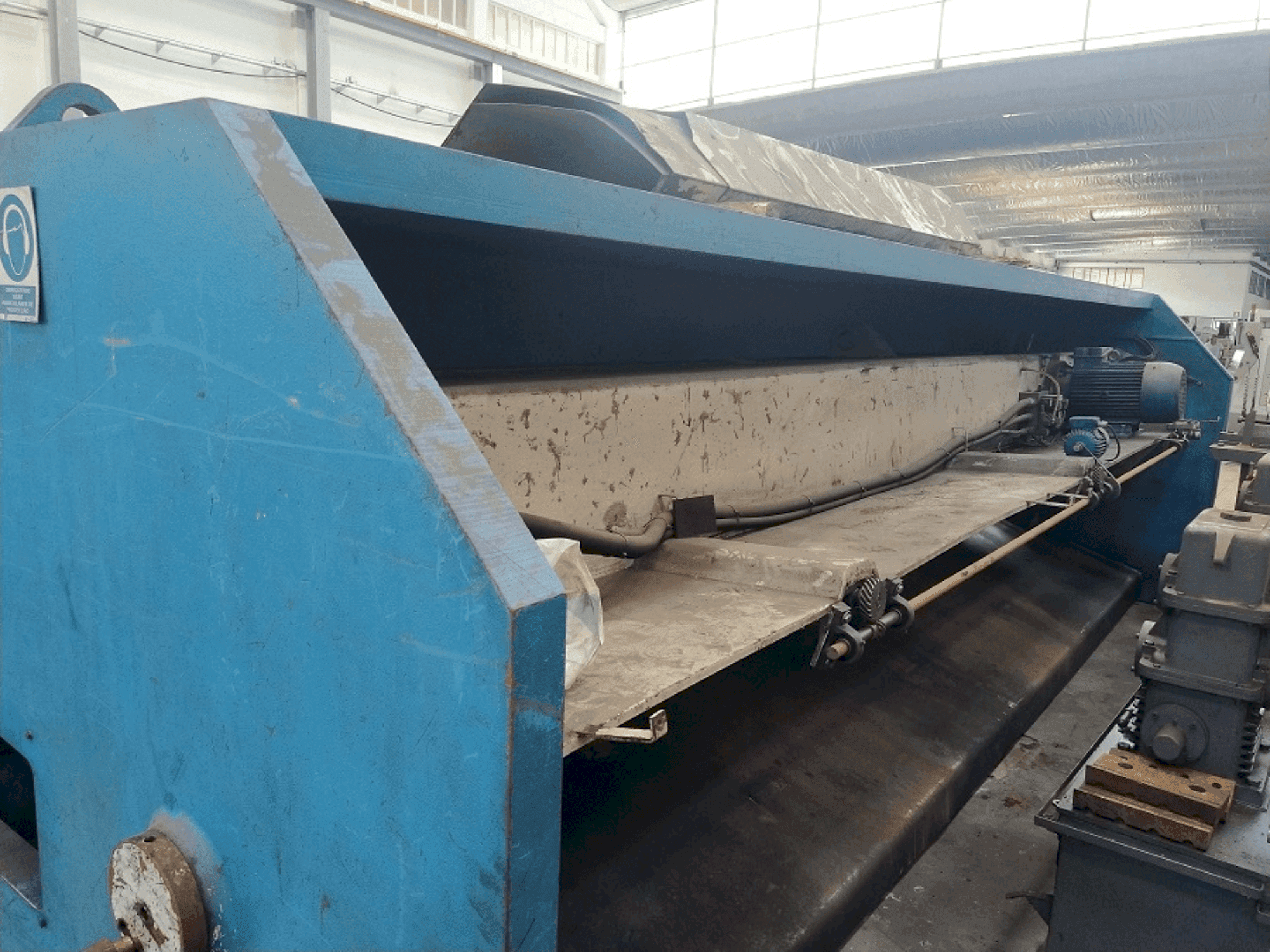 Vooraanzicht van JORDI CH 6100 - 10 machine