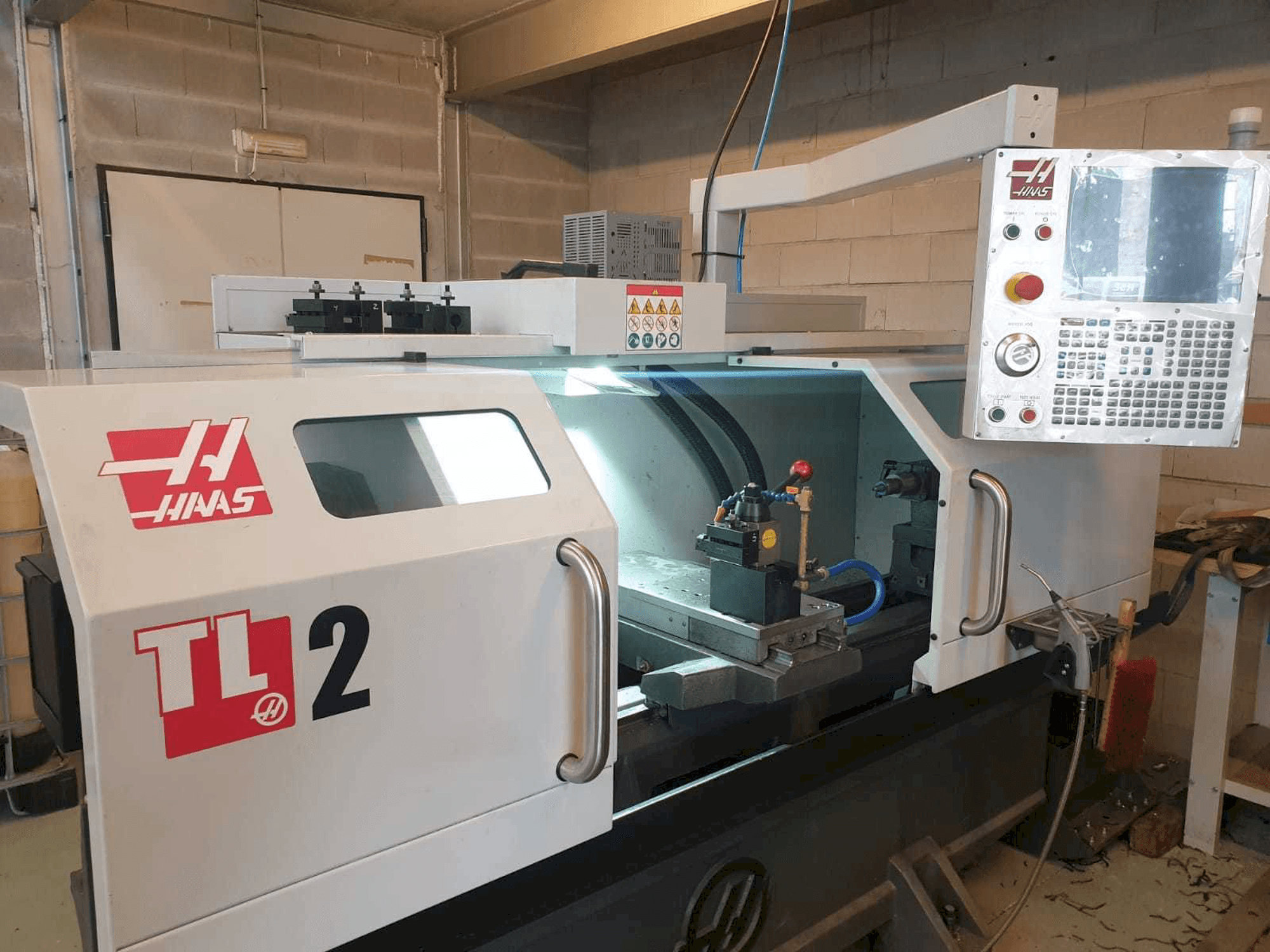 Vooraanzicht van HAAS TL-2 machine