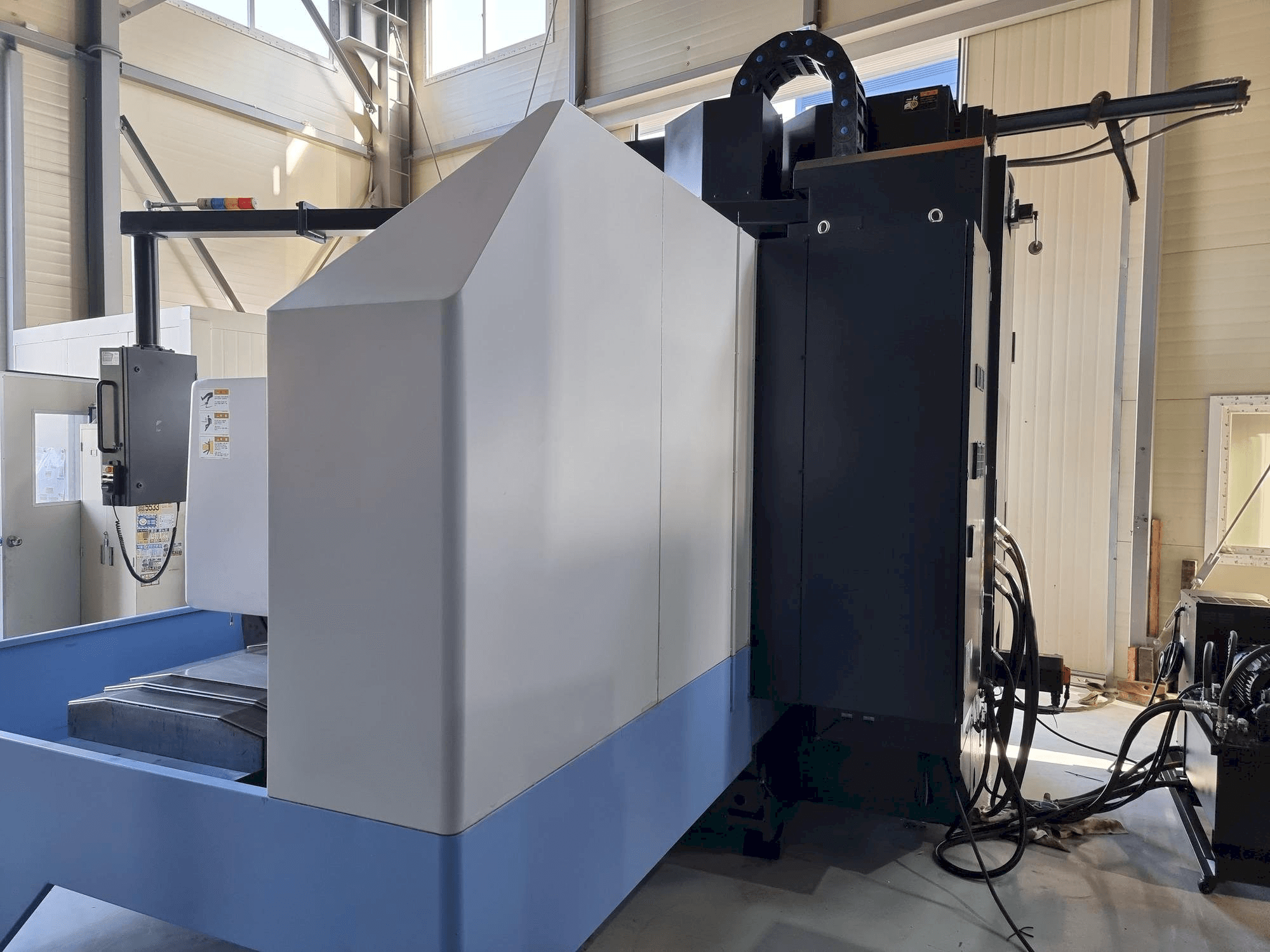 Links zicht van Doosan VM 960L machine