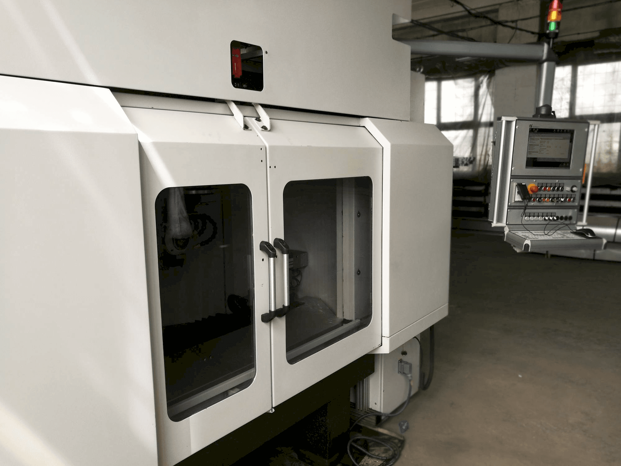 Vooraanzicht van Fohrenbach F-Grind 605 machine