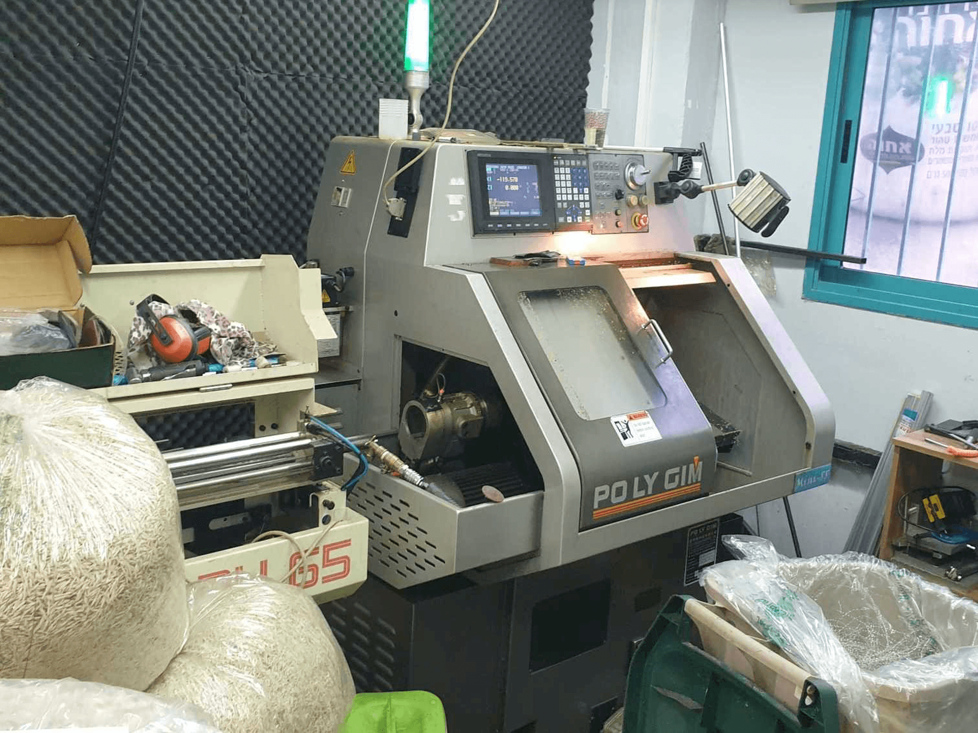 Vooraanzicht van PO LY GIM Mini-88 machine