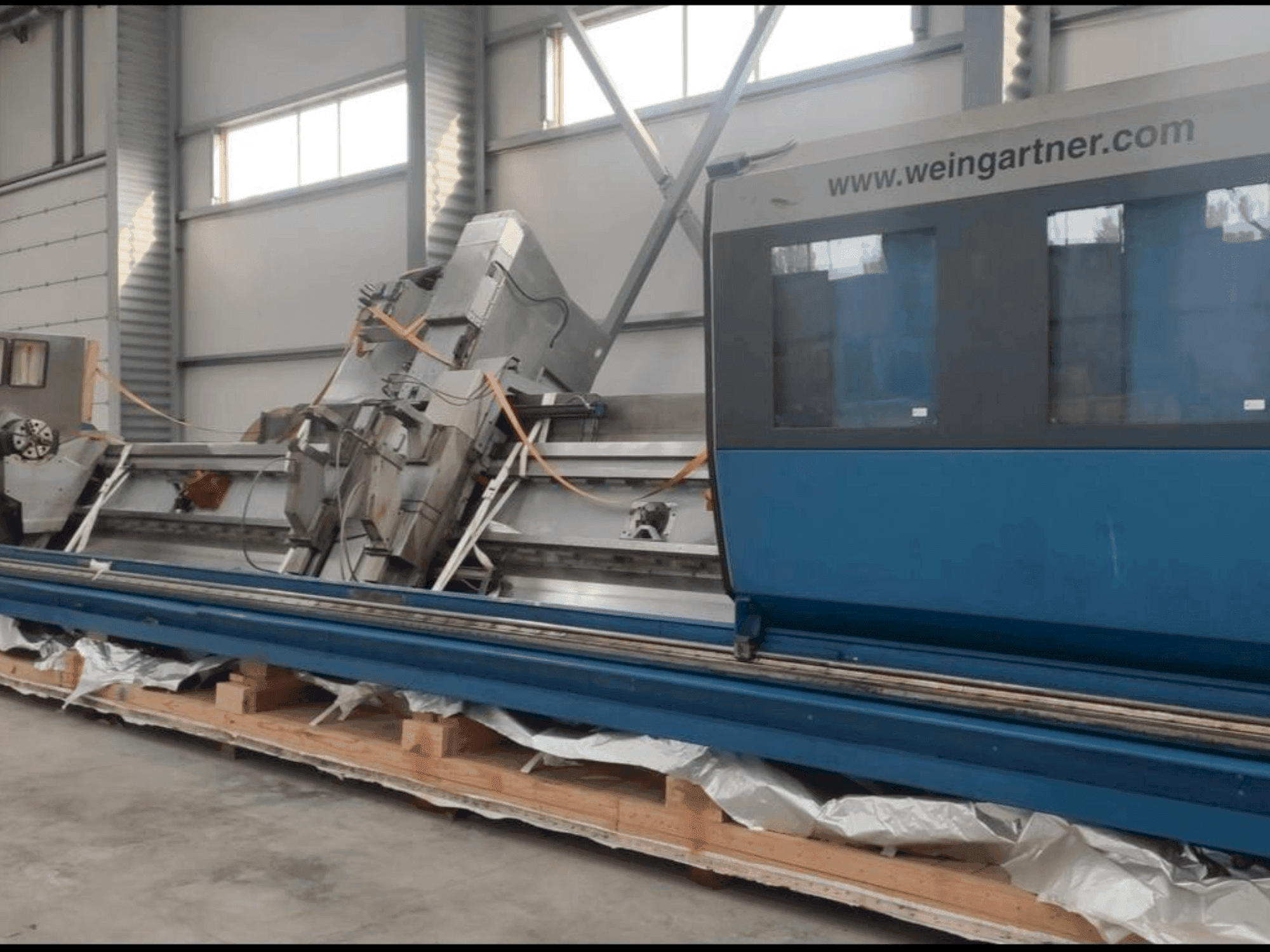 Vooraanzicht van Weingartner Vario 700-000 machine