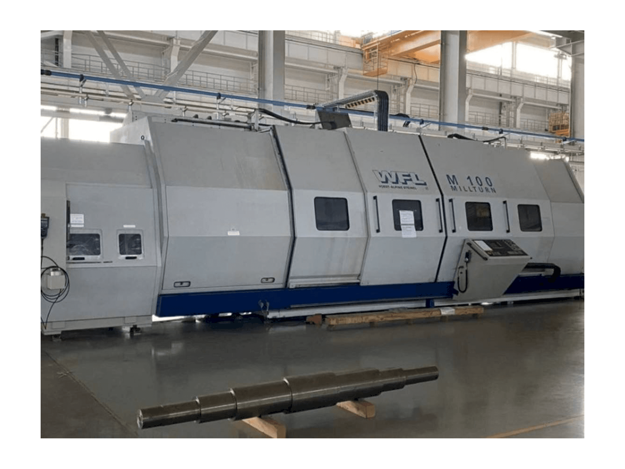 Vooraanzicht van WFL M 100 machine