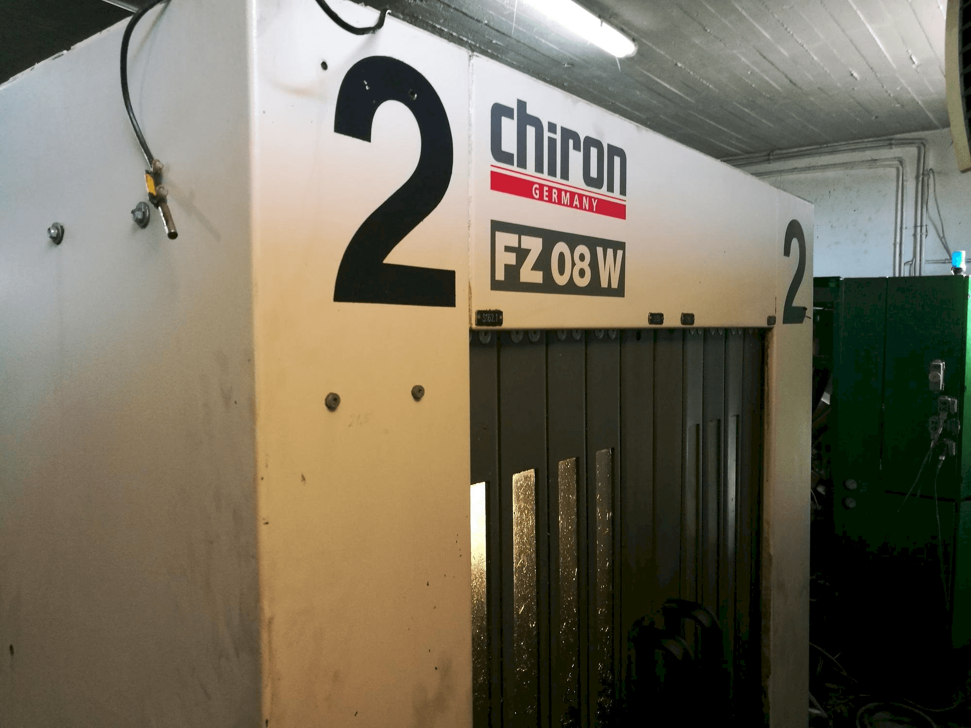 Vooraanzicht van CHIRON FZ 08 W machine