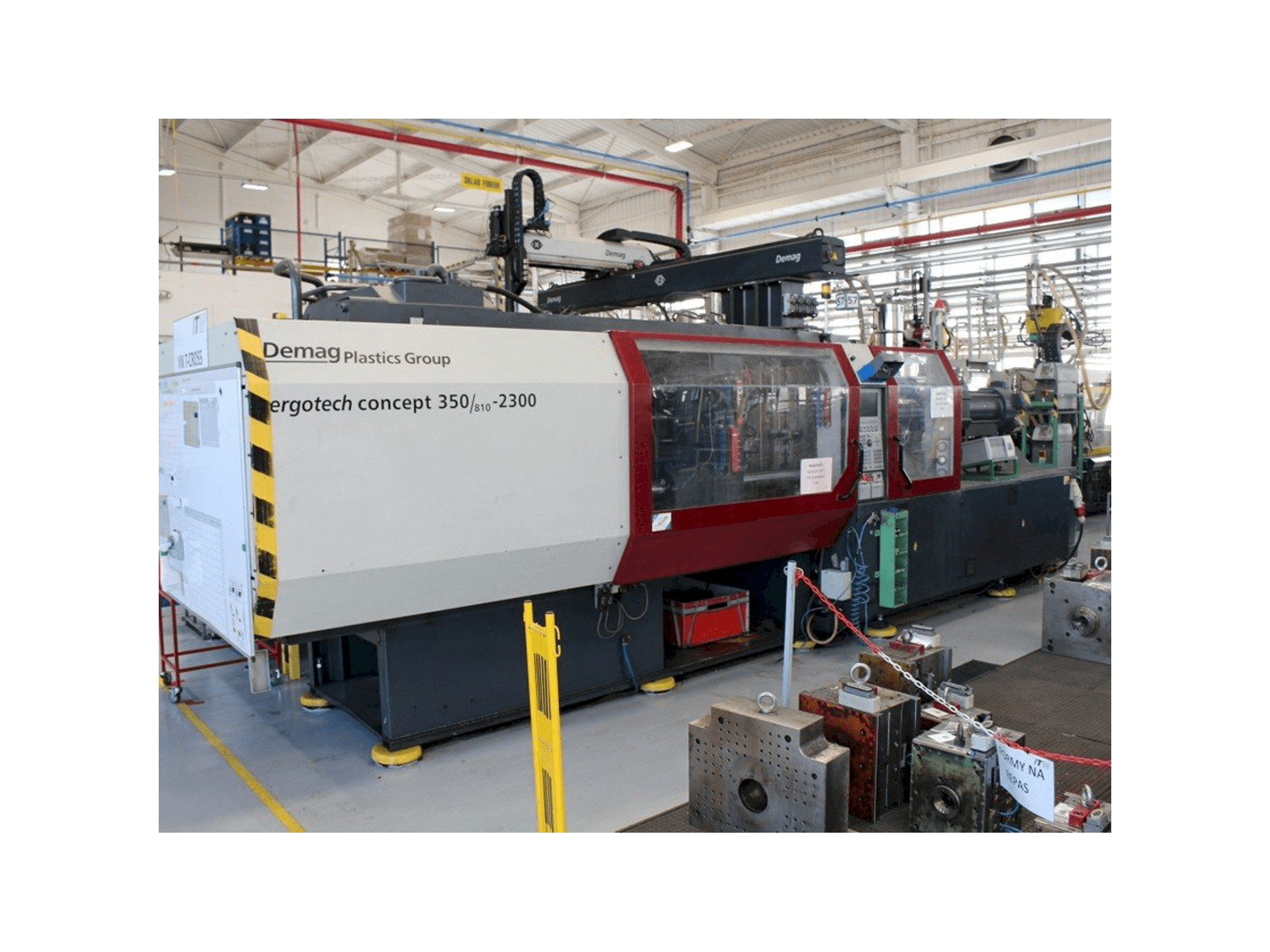 Linkerzijdeaanzicht van DEMAG Ergotech 350/810-2300 machine