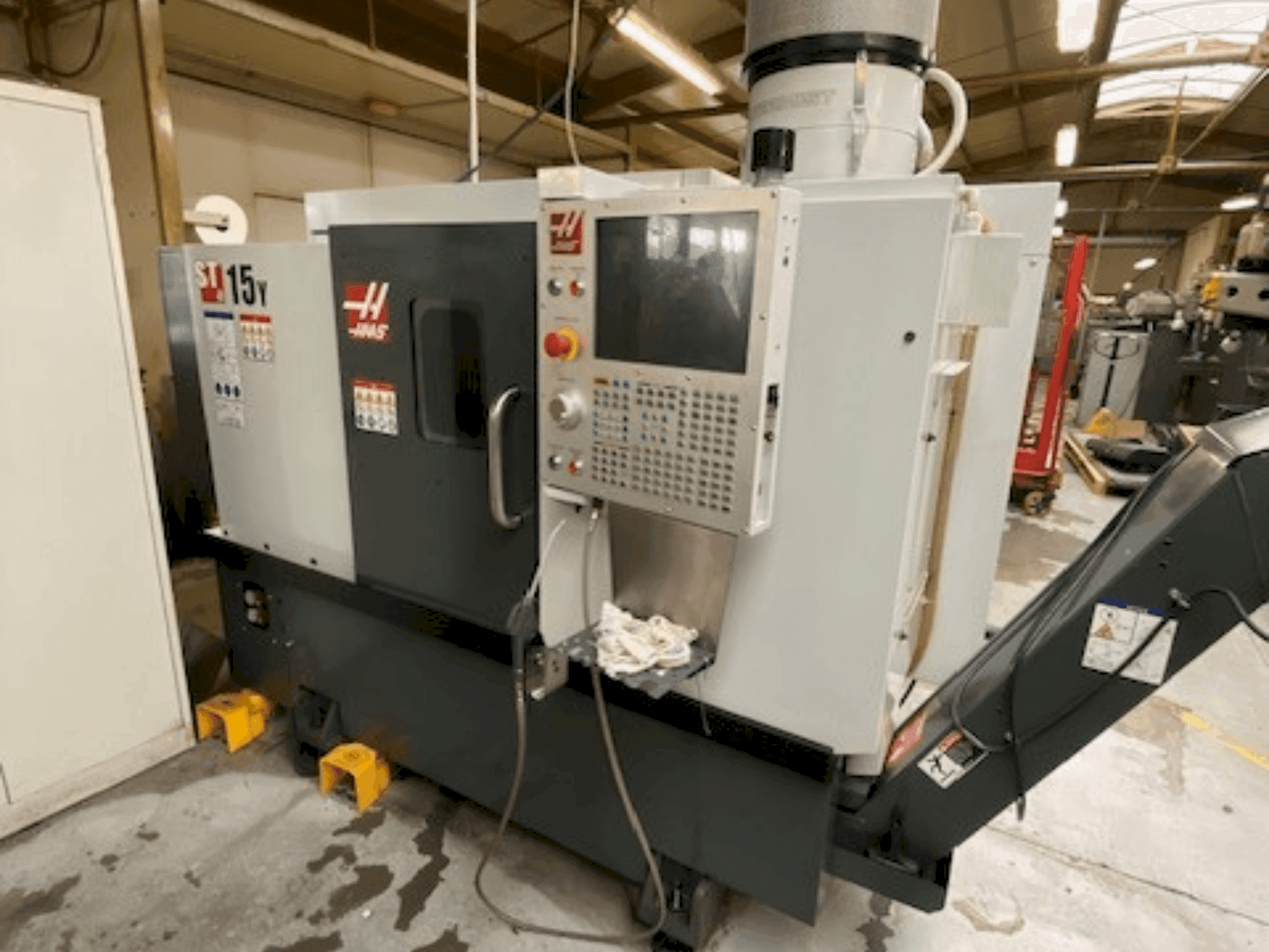 Vooraanzicht van HAAS ST-15Y machine