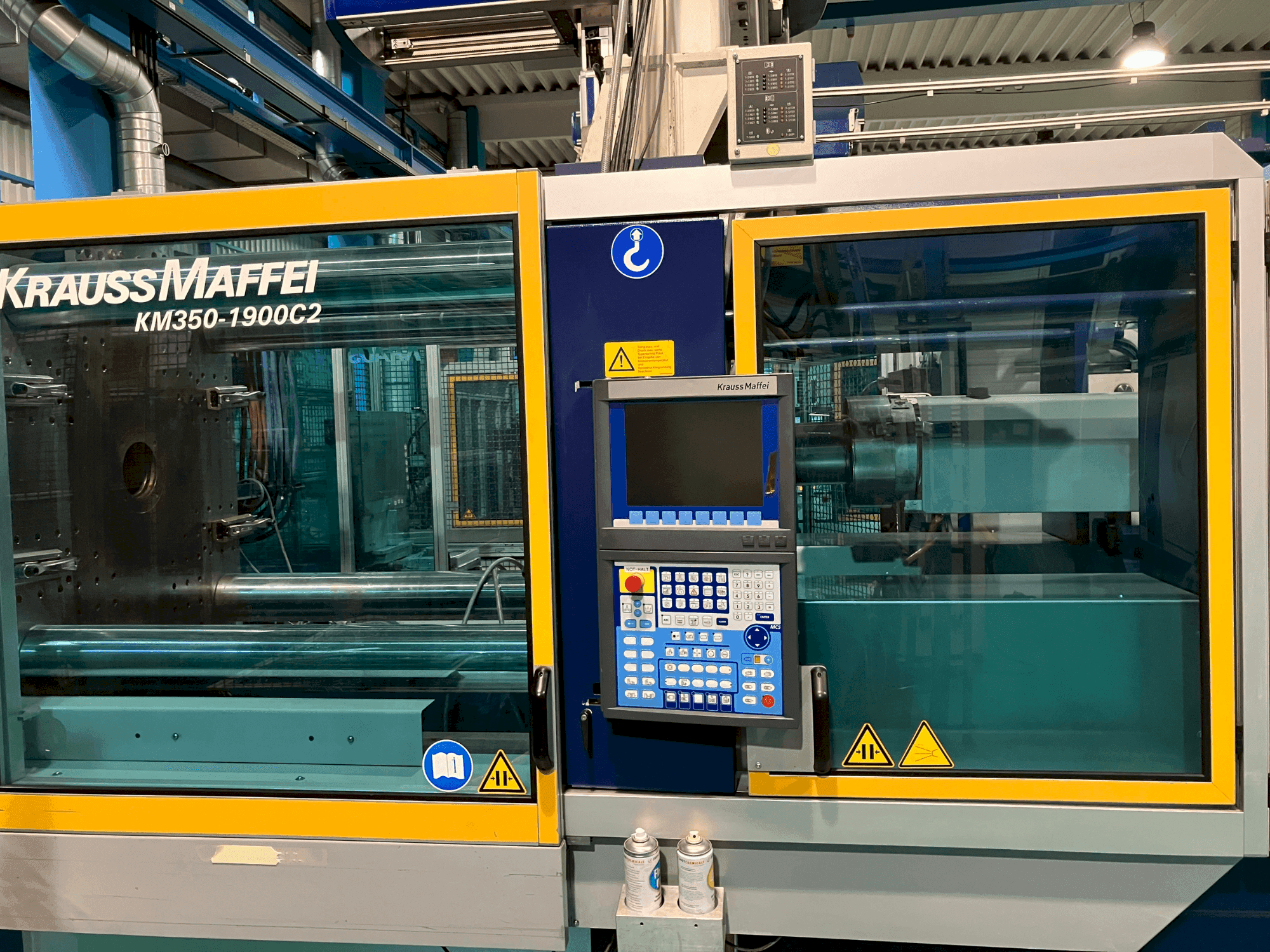 Vooraanzicht van Krauss Maffei KM350 machine