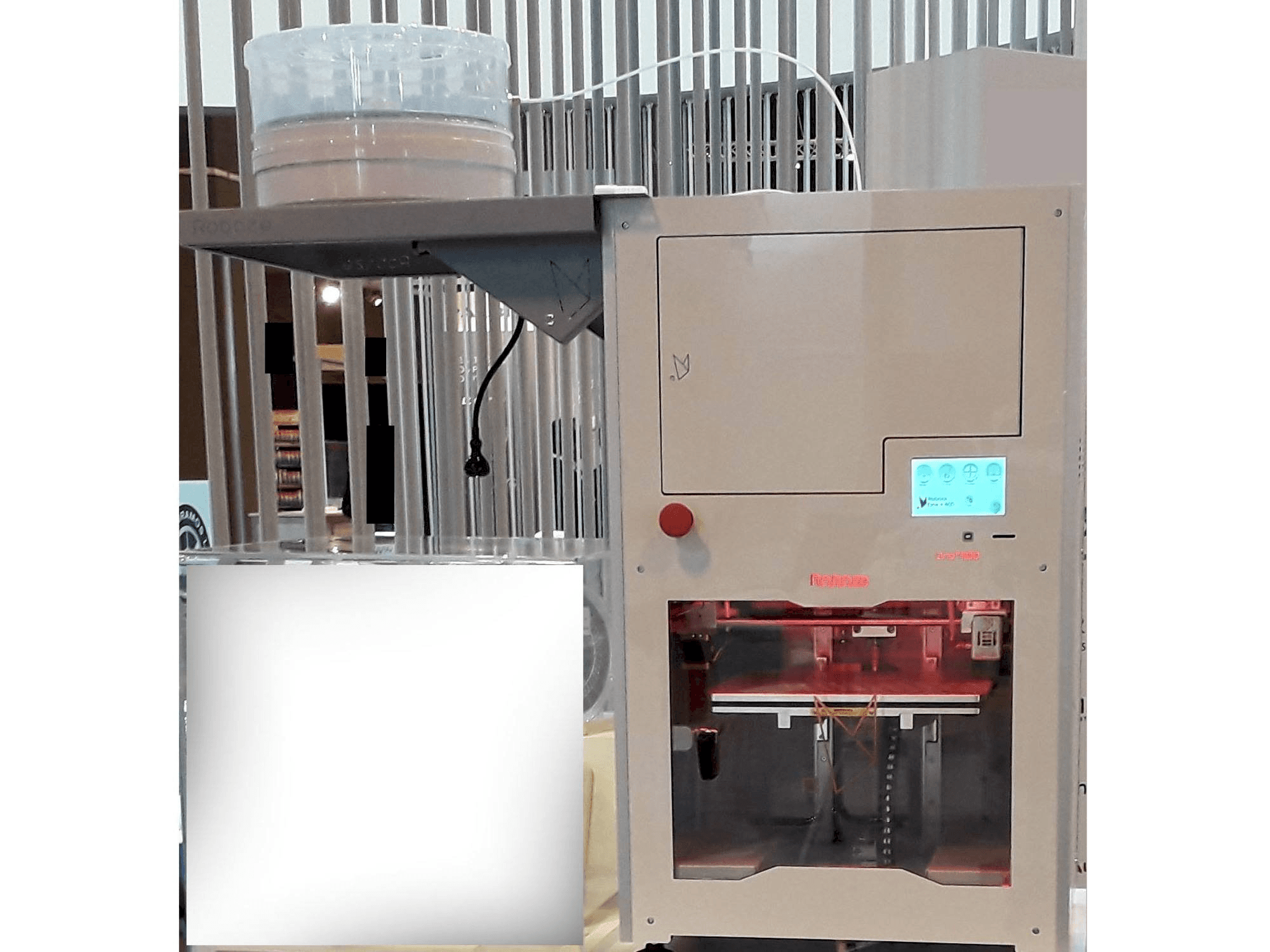 Vooraanzicht van Roboze One Plus 400 machine