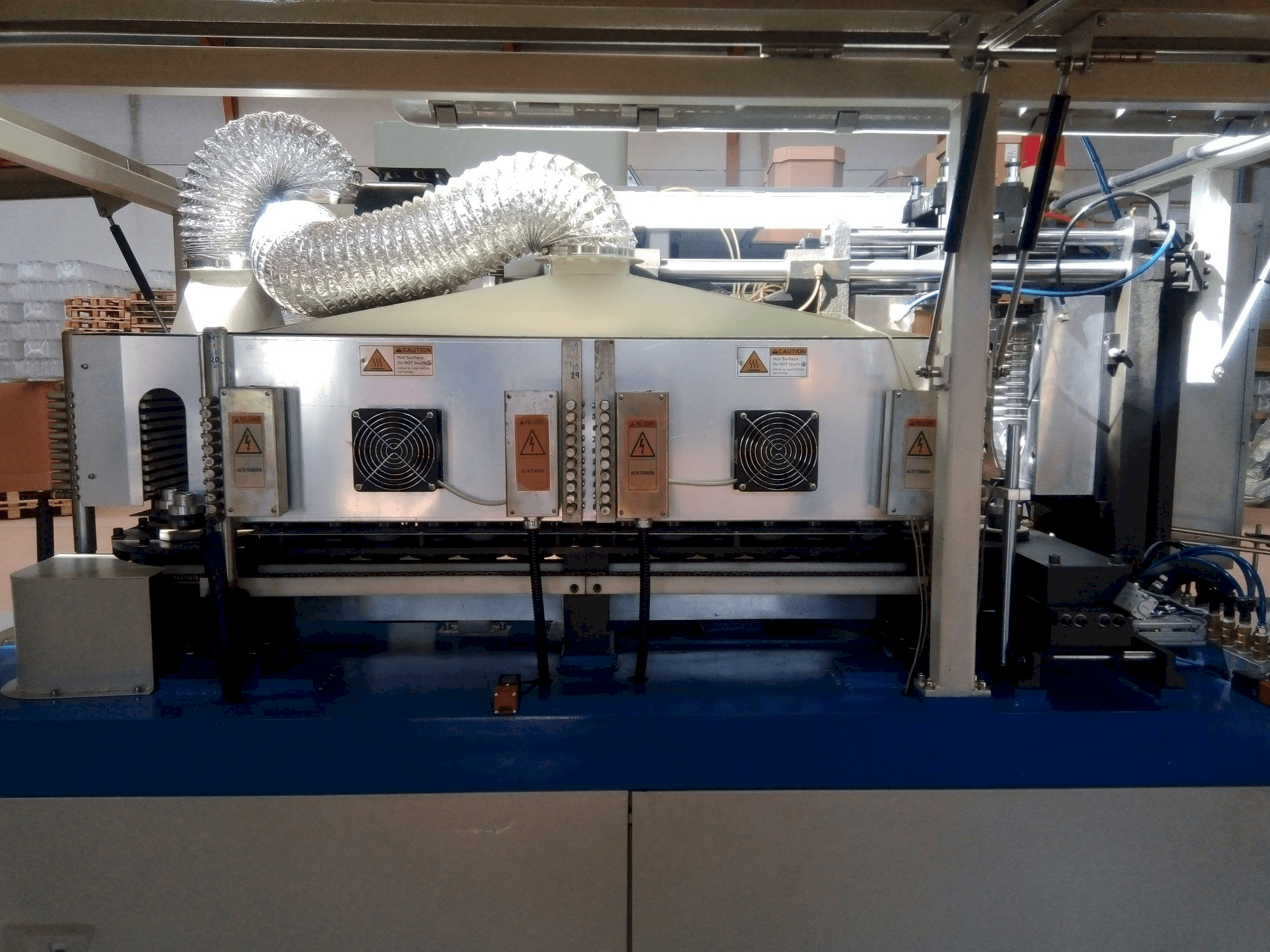 Vooraanzicht van YANCED YS600 machine