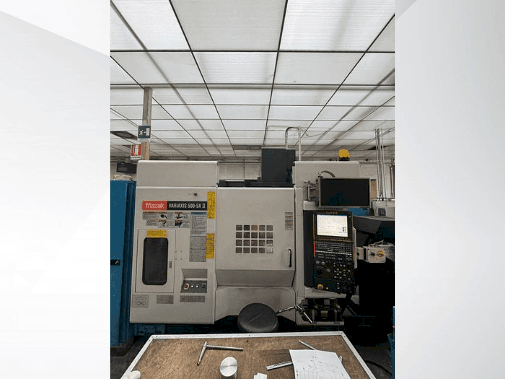 Vooraanzicht van Mazak Variaxis 500-5X II machine