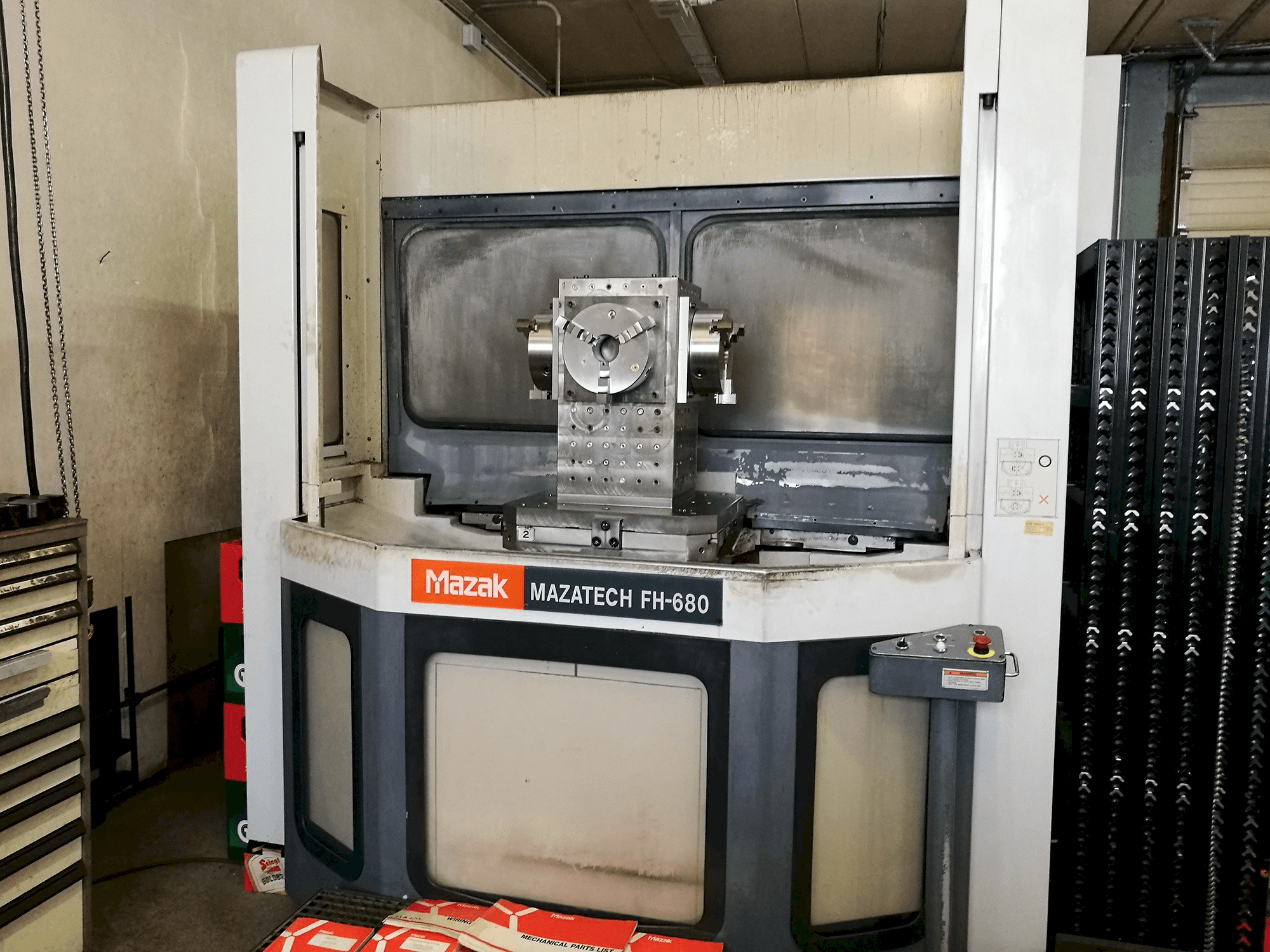 Vooraanzicht van Mazak Mazatech FH-680 machine