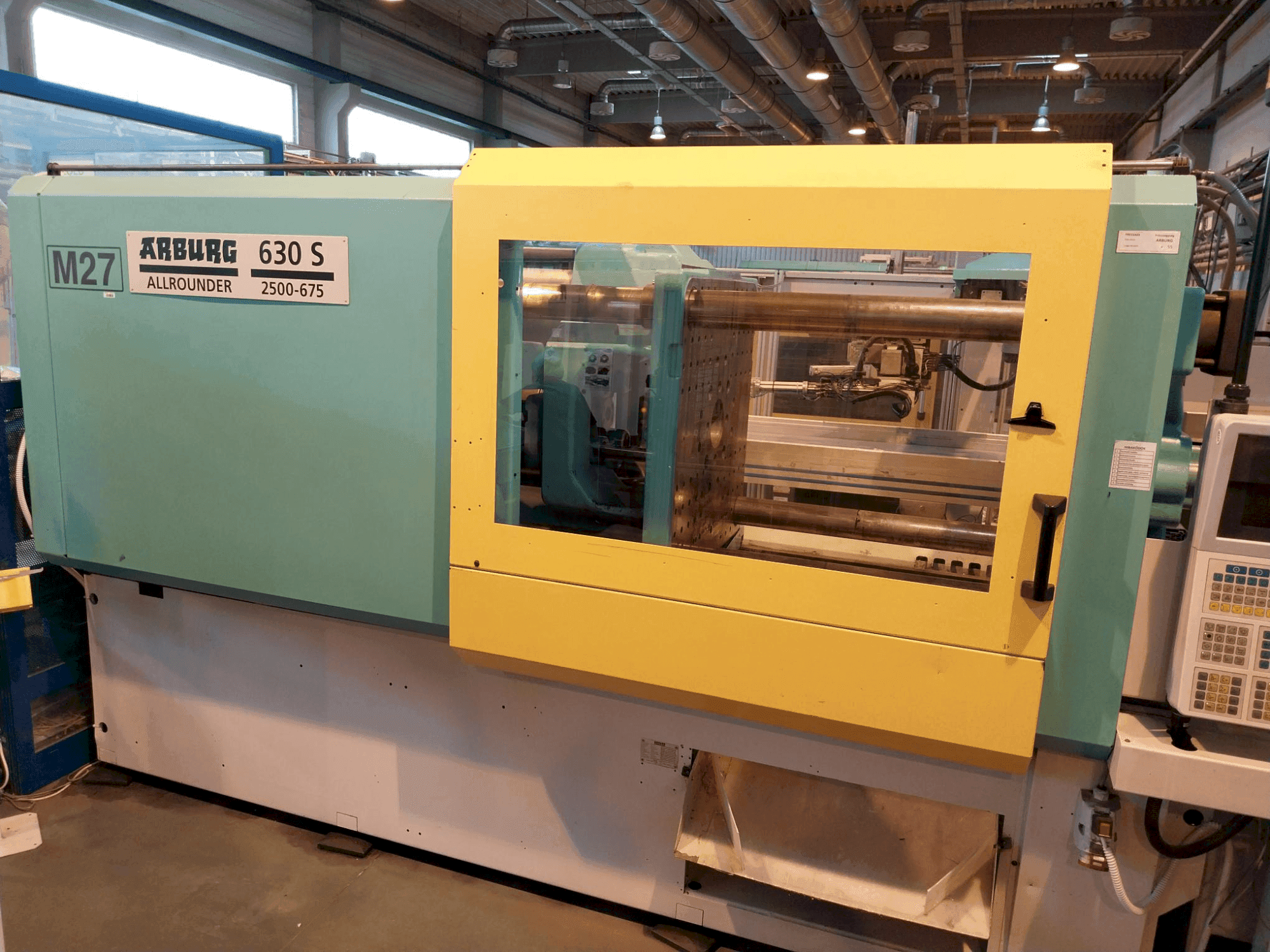 Vooraanzicht van Arburg Allrounder 630S 2500-675 machine