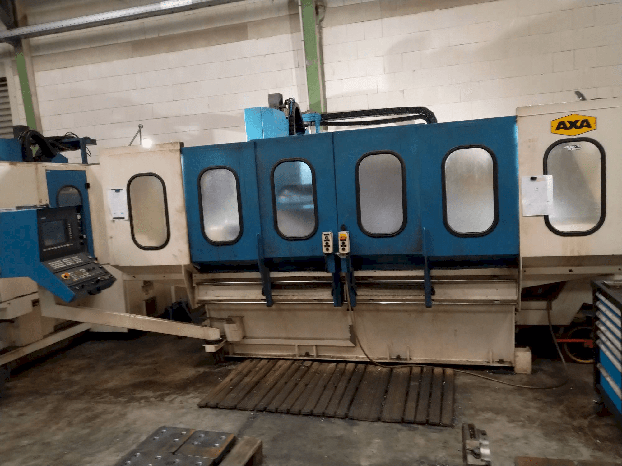 Vooraanzicht van AXA VSC 2M machine