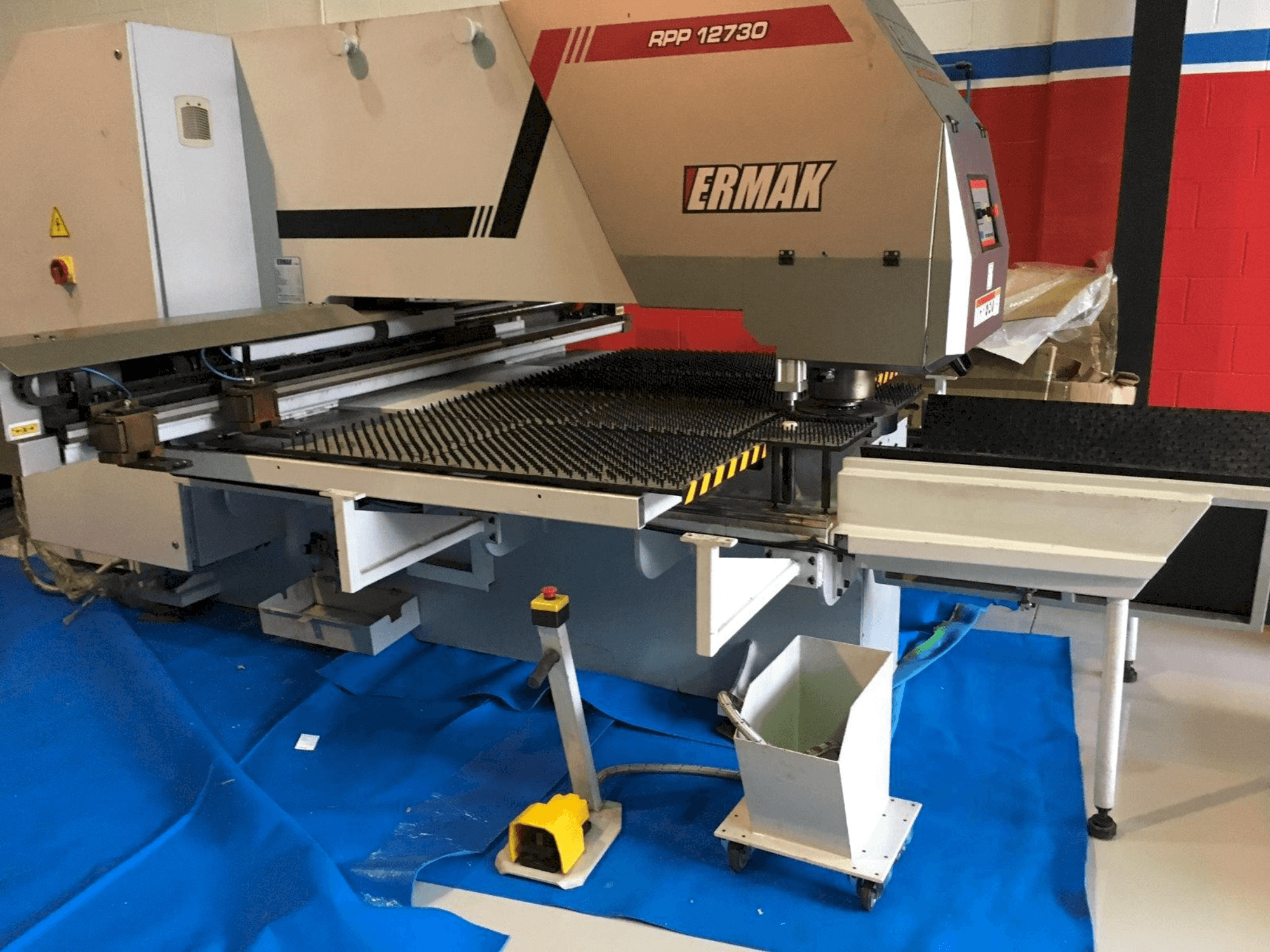 Vooraanzicht van ERMAKSAN RPP 12730 machine