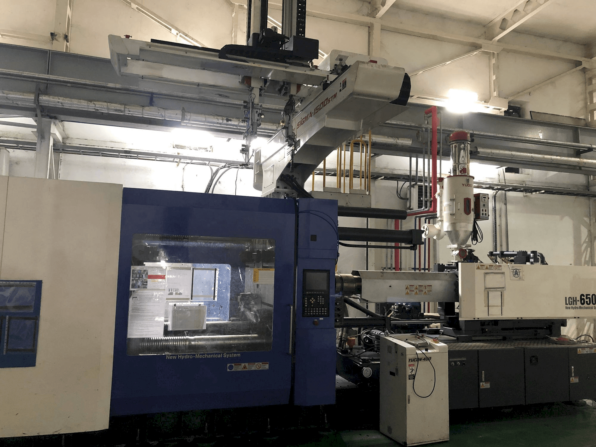 Vooraanzicht van LG LGH-650M machine