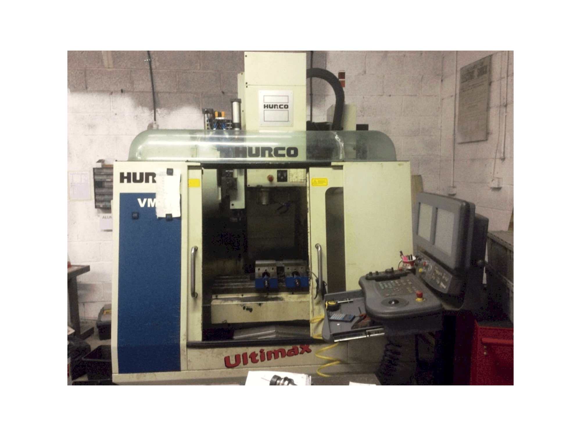 Vooraanzicht van Hurco VM1 machine