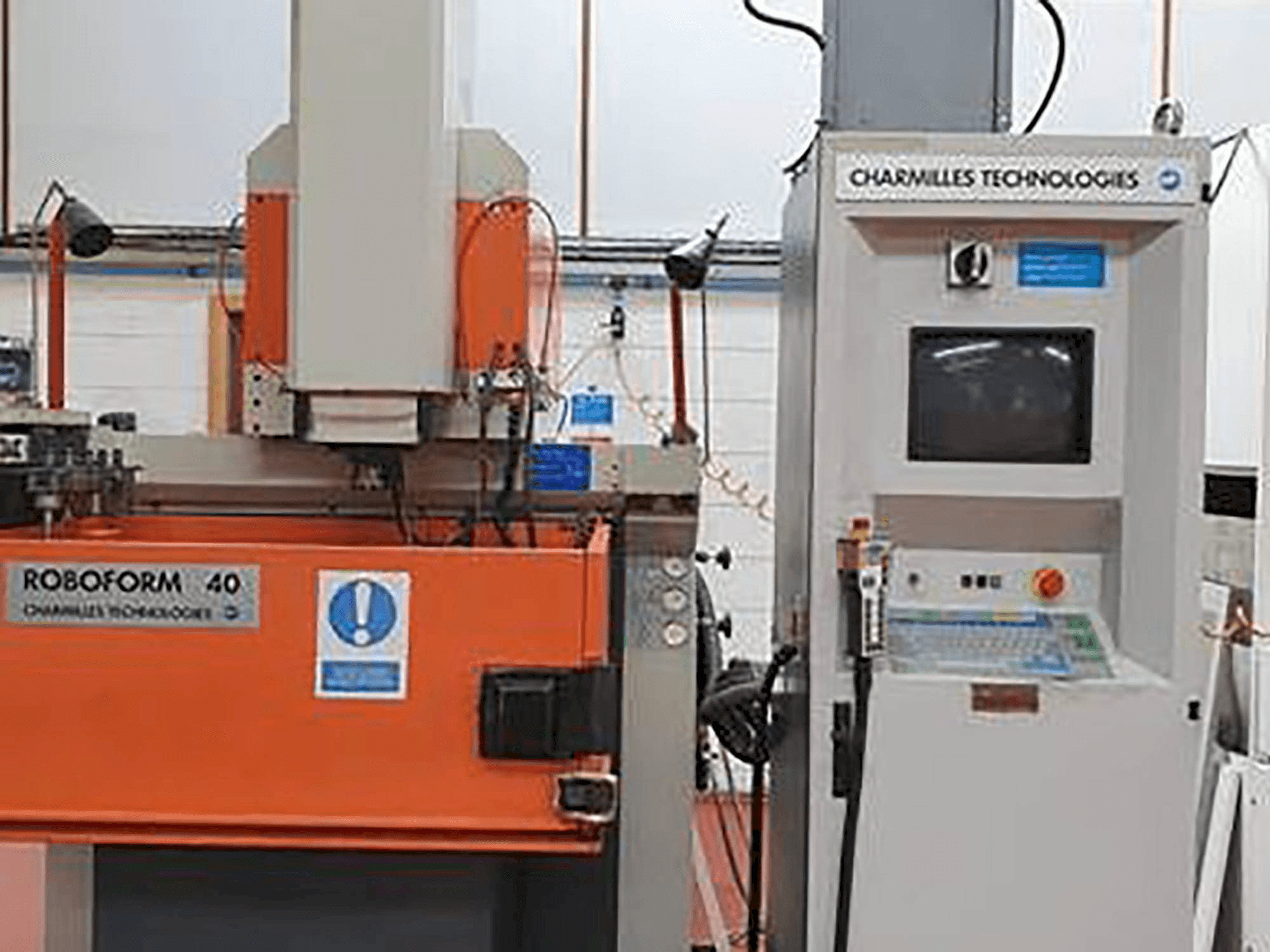 Vooraanzicht van CHARMILLES Roboform 40 machine