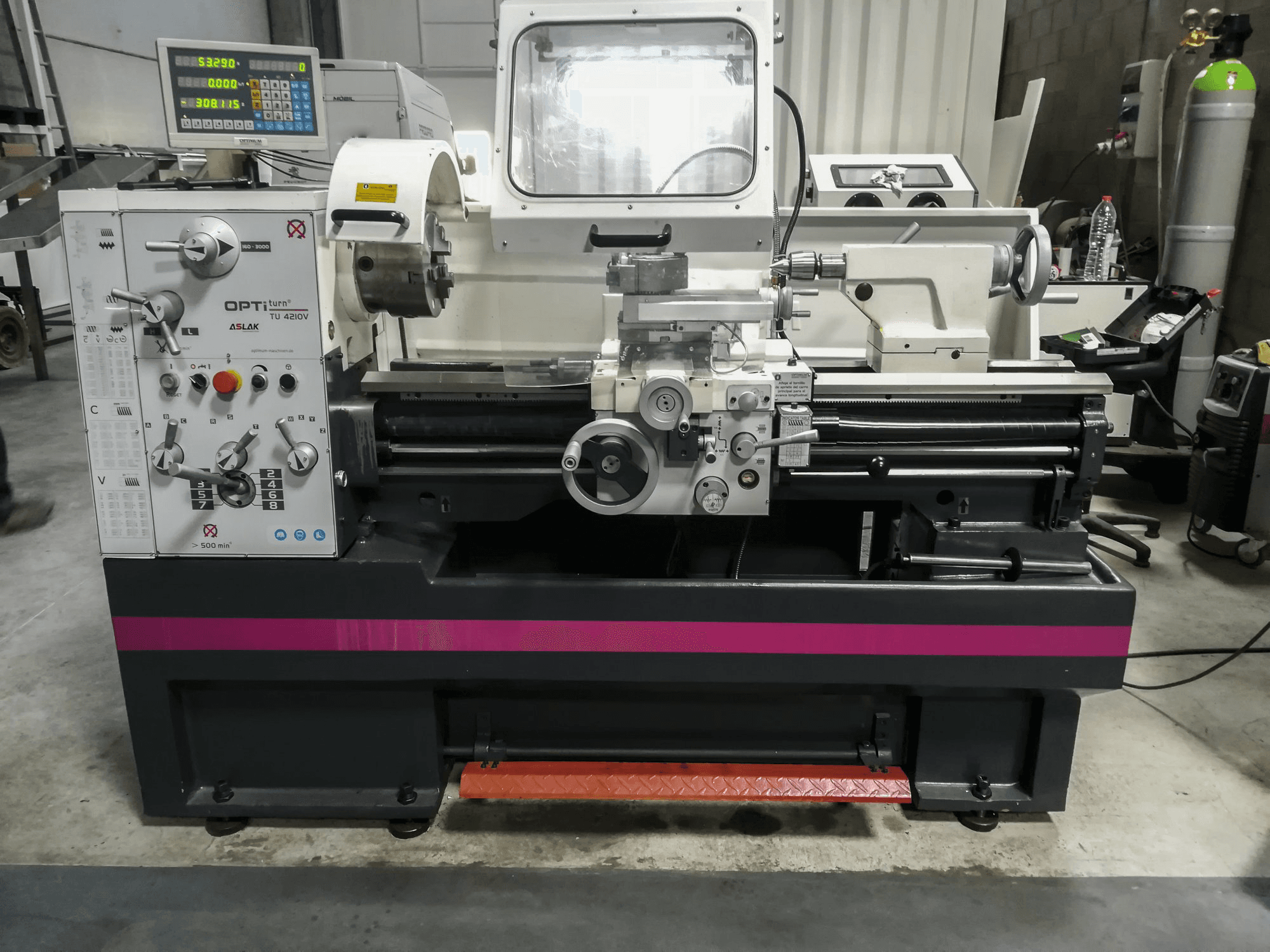 Vooraanzicht van Optimum TU 4210V machine