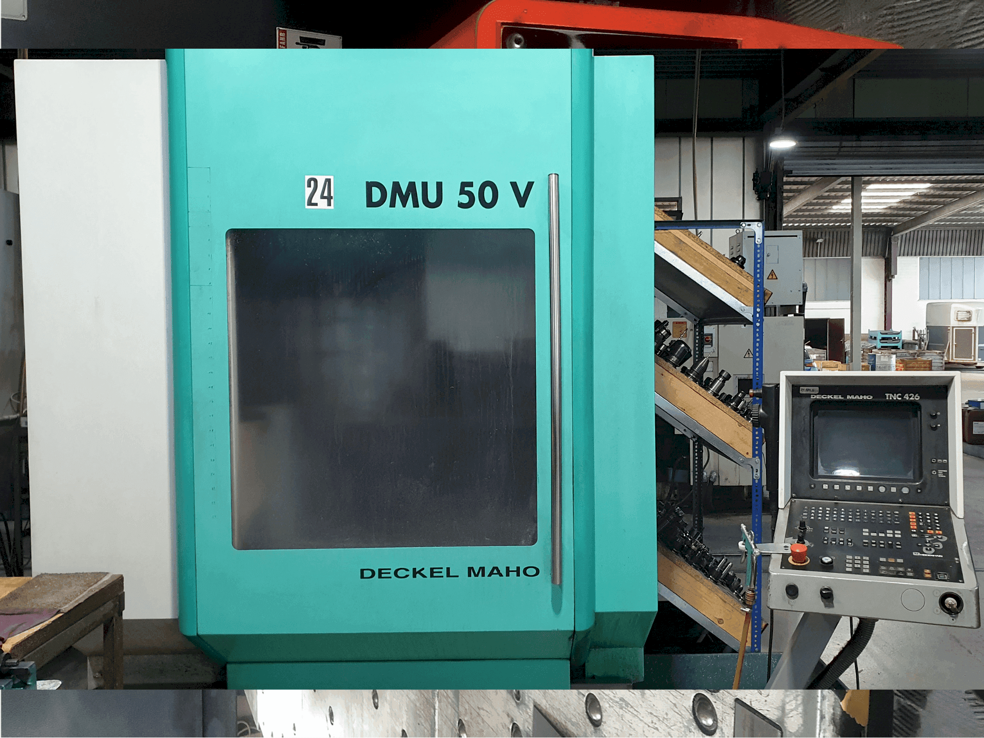 Vooraanzicht van DECKEL MAHO DMU 50 V machine