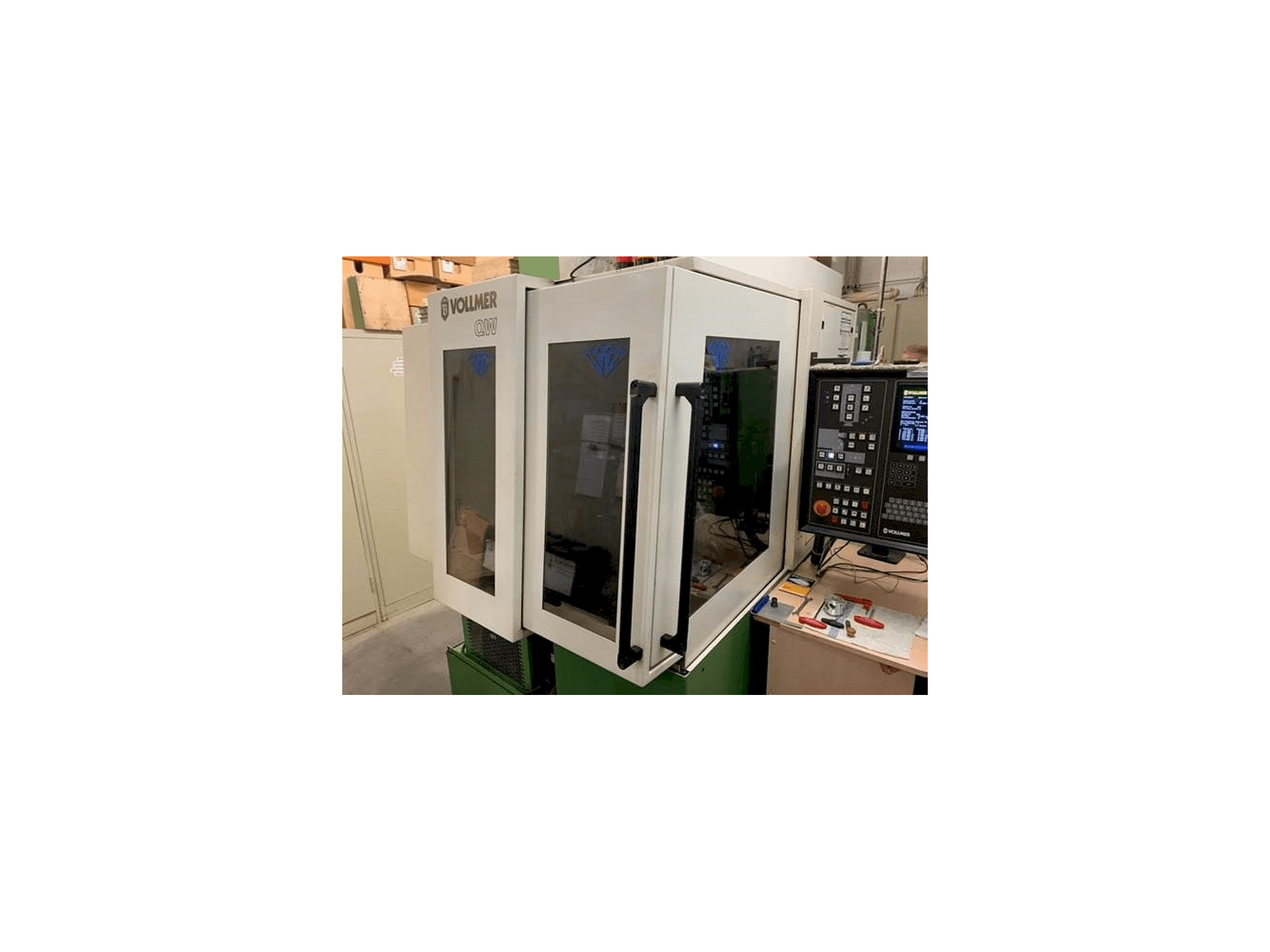 Vooraanzicht van VOLLMER QW72 P machine