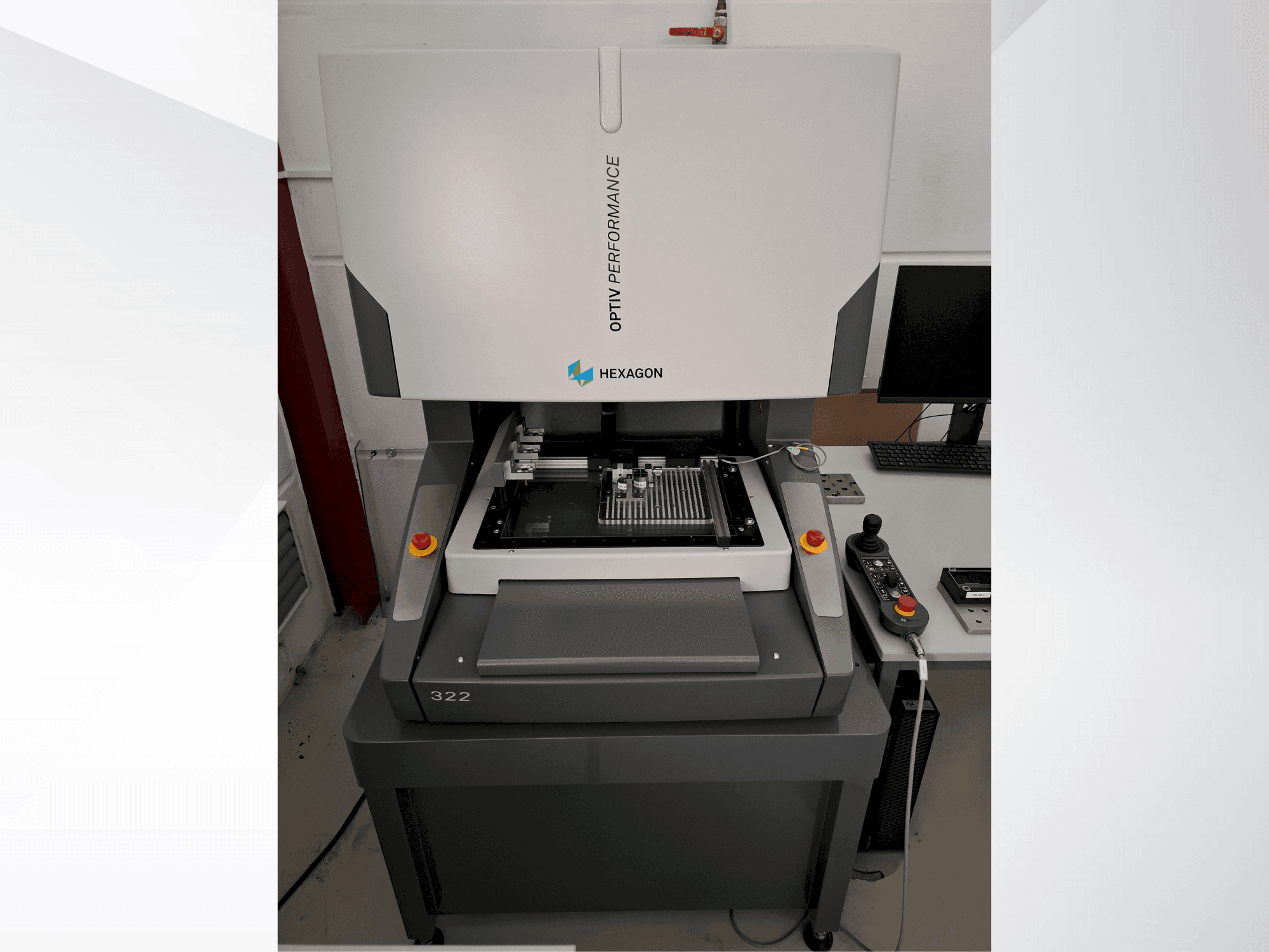 Vooraanzicht van Hexagon Optiv Performance 322 machine