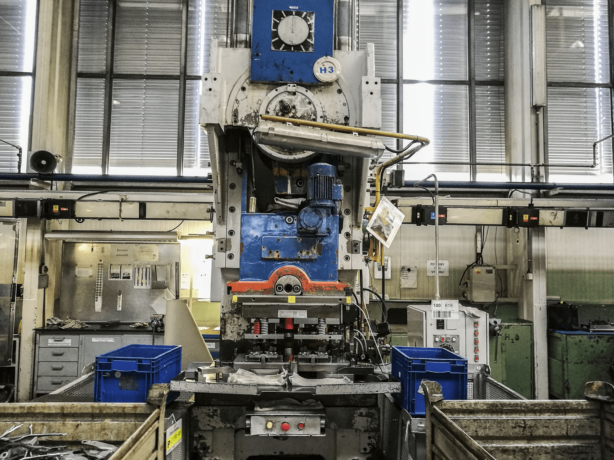 Vooraanzicht van ZTS LEK-160 machine