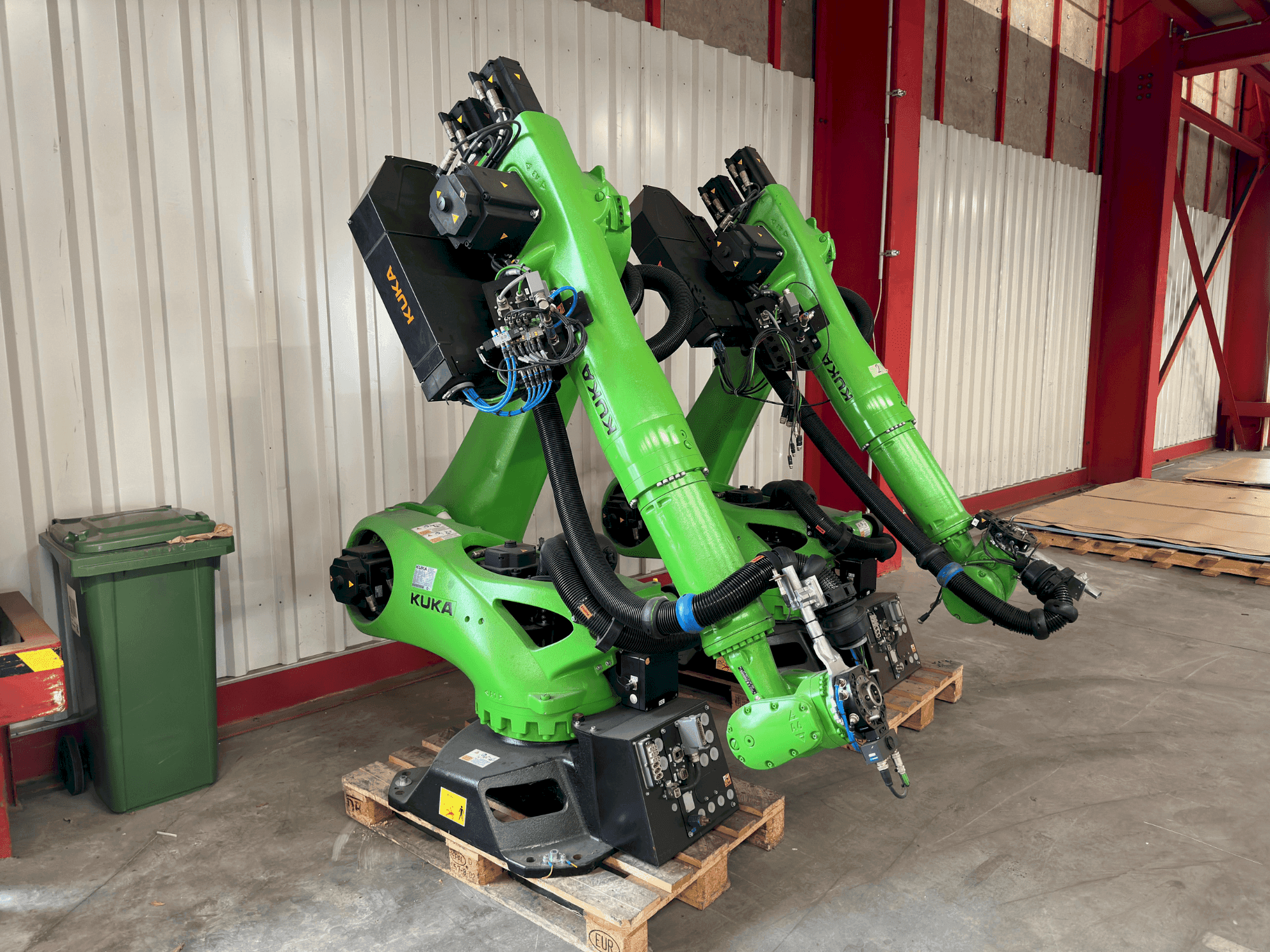 Vooraanzicht van KUKA KR 90 R3700 prime K machine