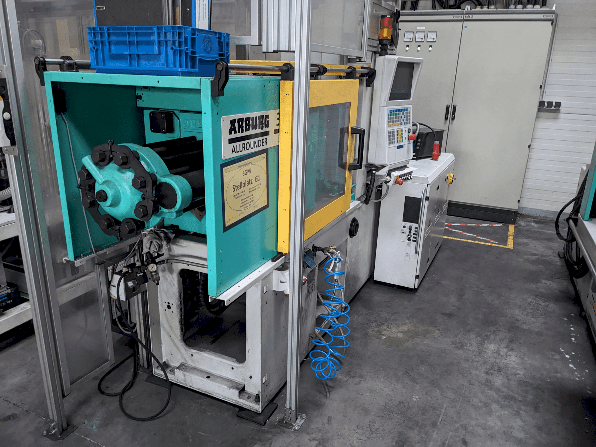 Vooraanzicht van Arburg 320 C 500-100 machine