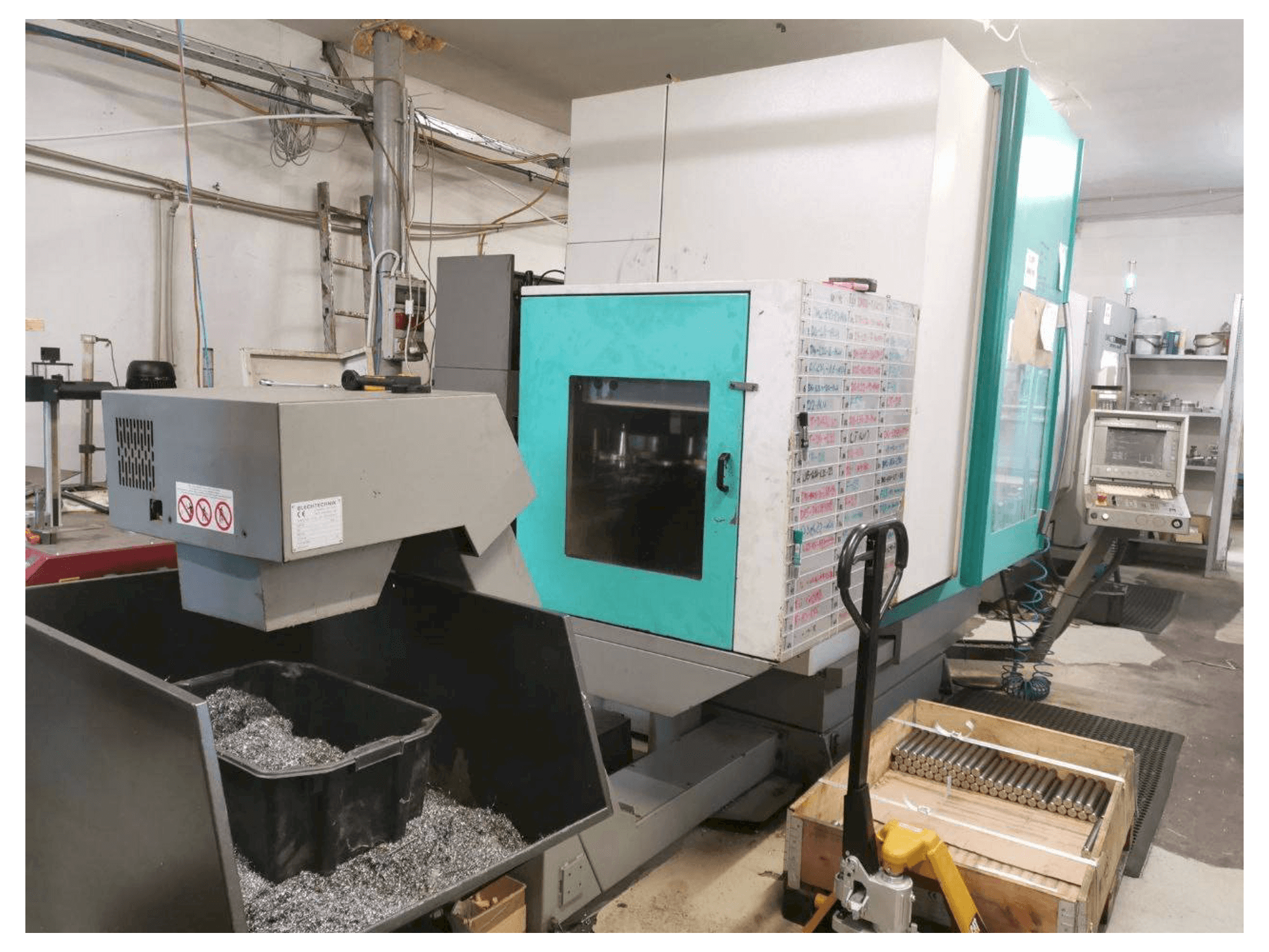 Vooraanzicht van DECKEL MAHO 70 V machine