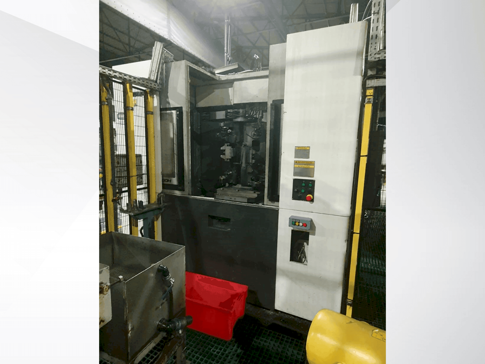 Vooraanzicht van Okuma MB-5000H machine