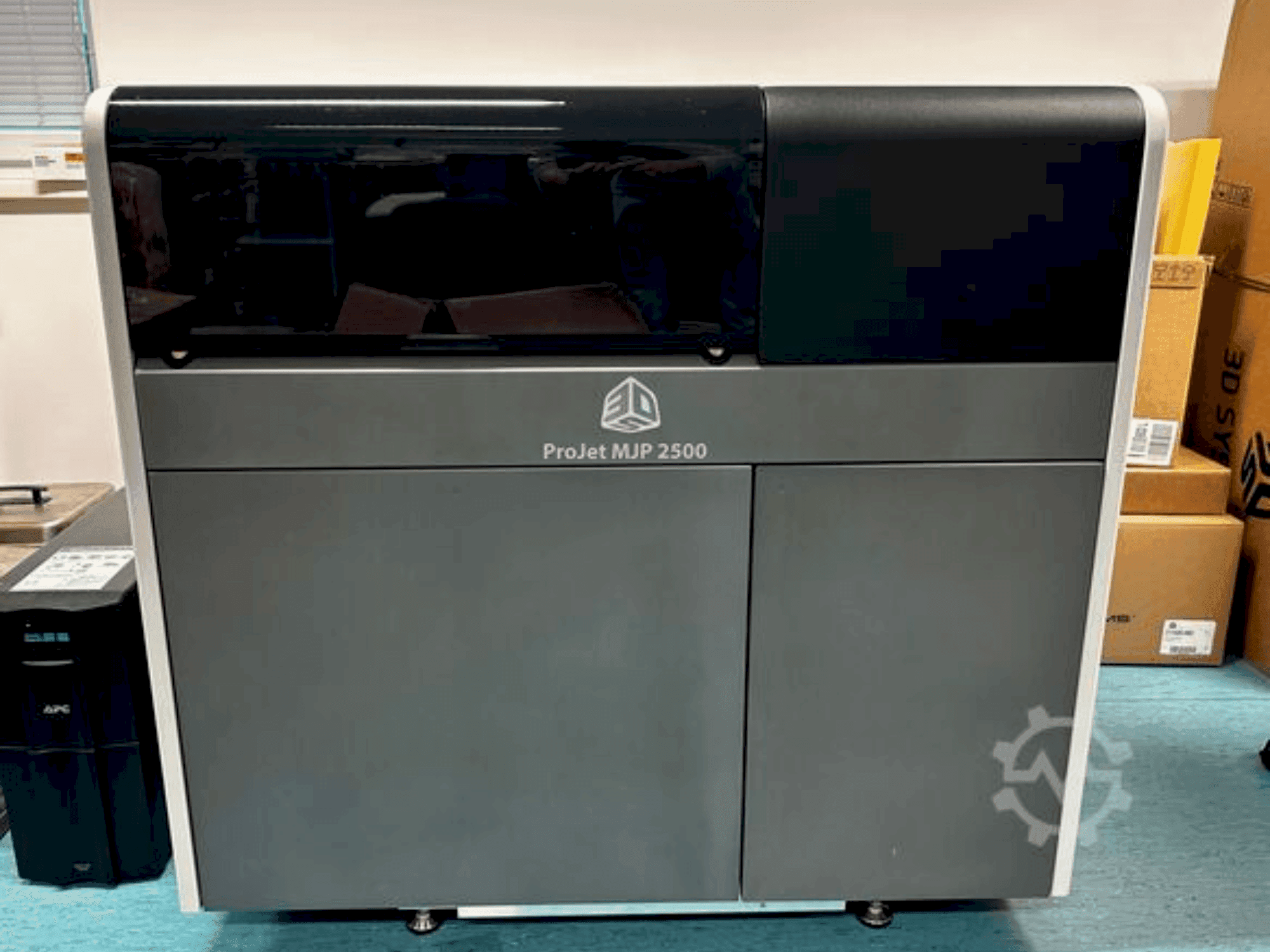 Vooraanzicht van 3DSYSTEMS projet 2500 plus machine