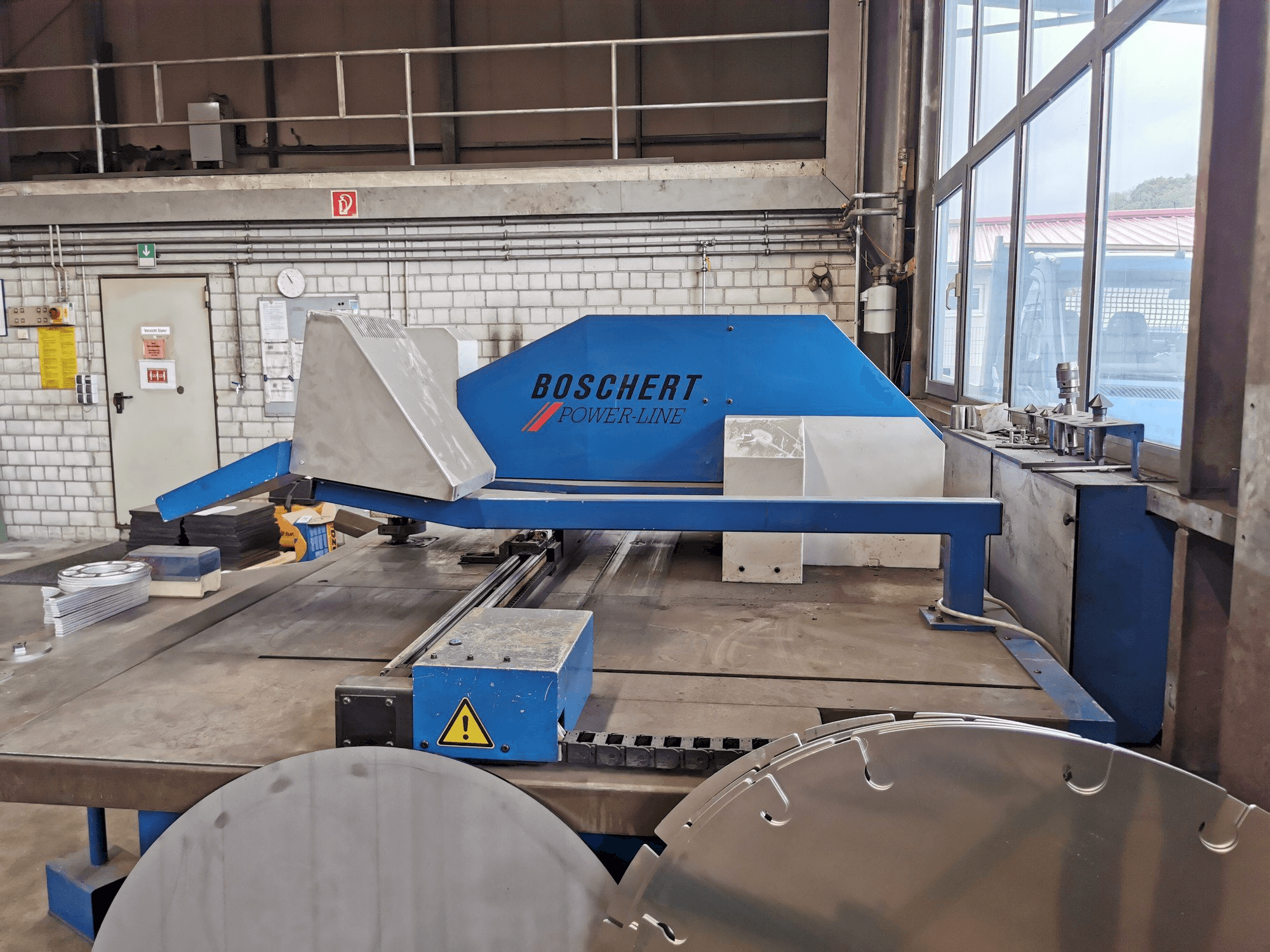 Vooraanzicht van BOSCHERT PL 150 CNC Z machine