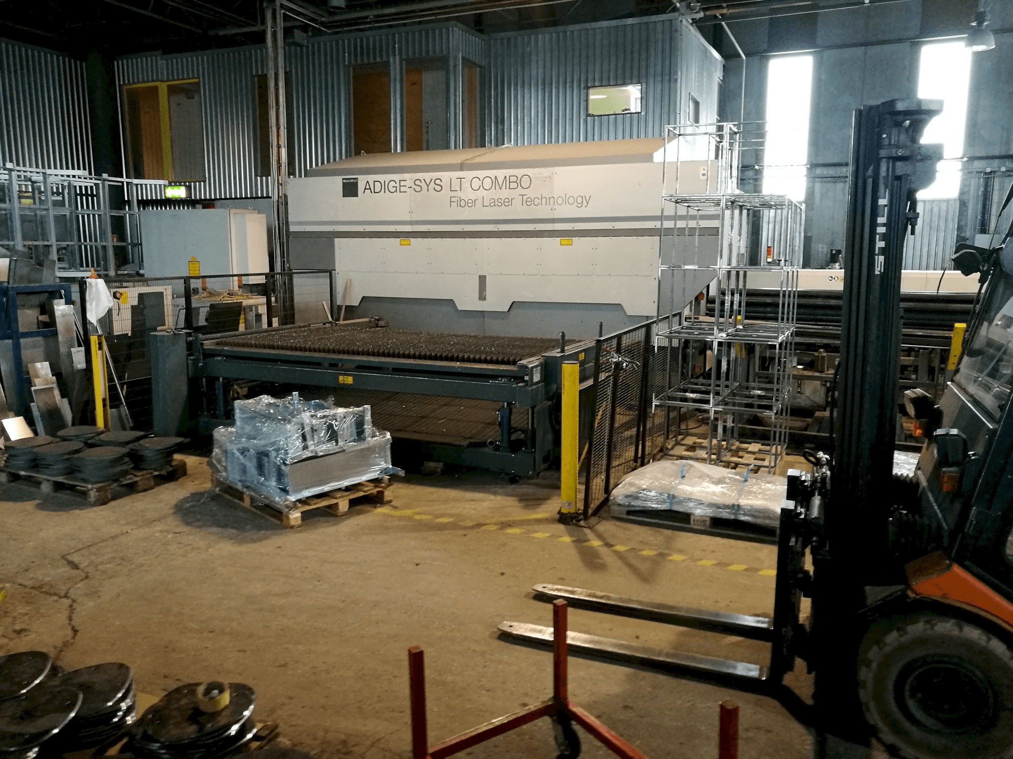 Vooraanzicht van BLM ADIGE LT COMBO machine