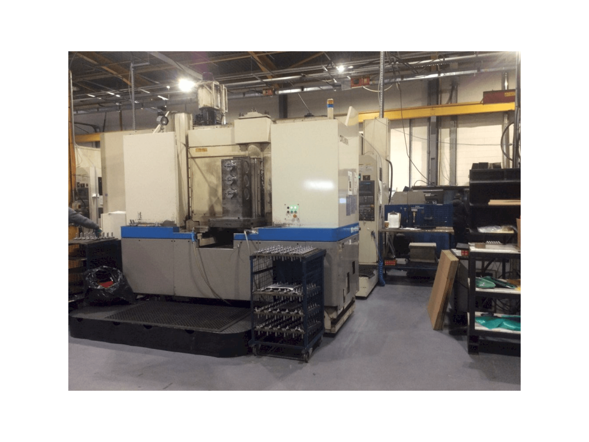 Vooraanzicht van Okuma MA-60HB machine