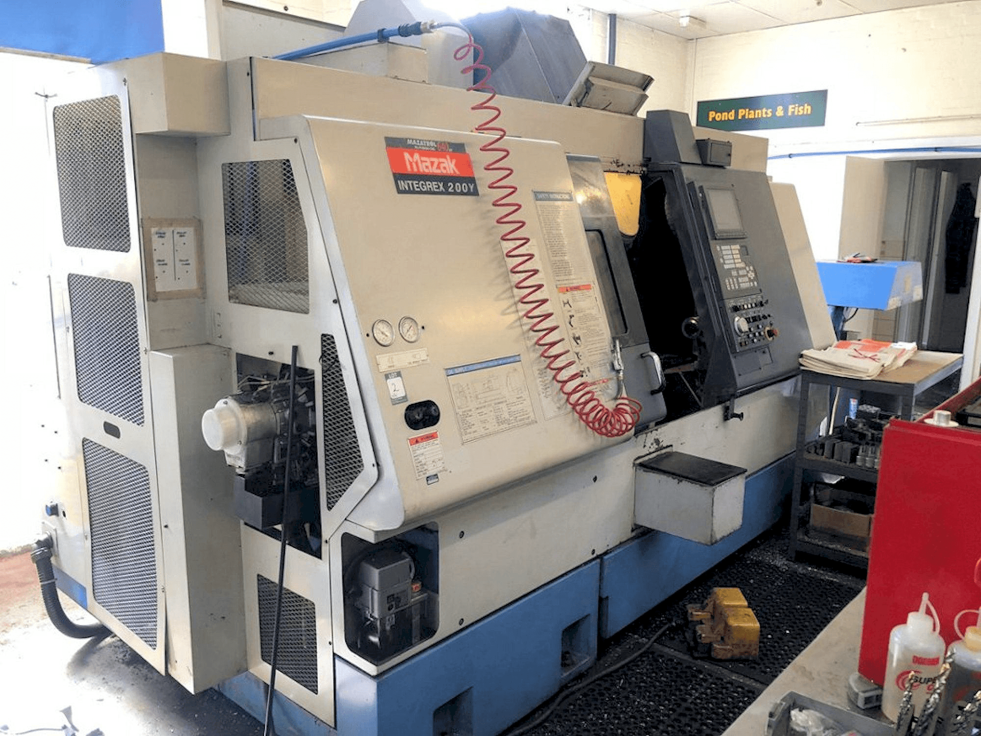 Vooraanzicht van Mazak Integrex 200Y machine