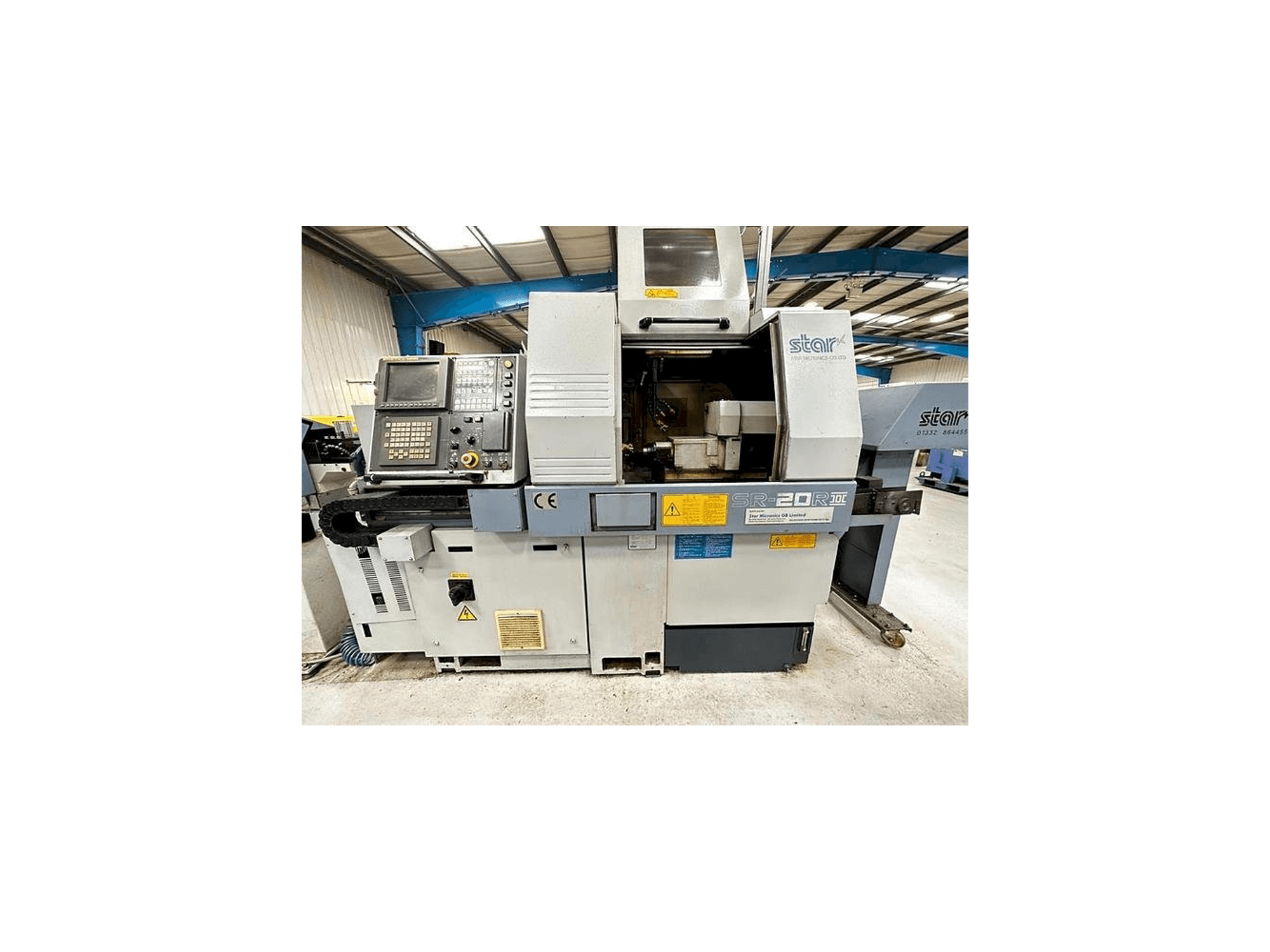 Vooraanzicht van Star SR-20 R II machine