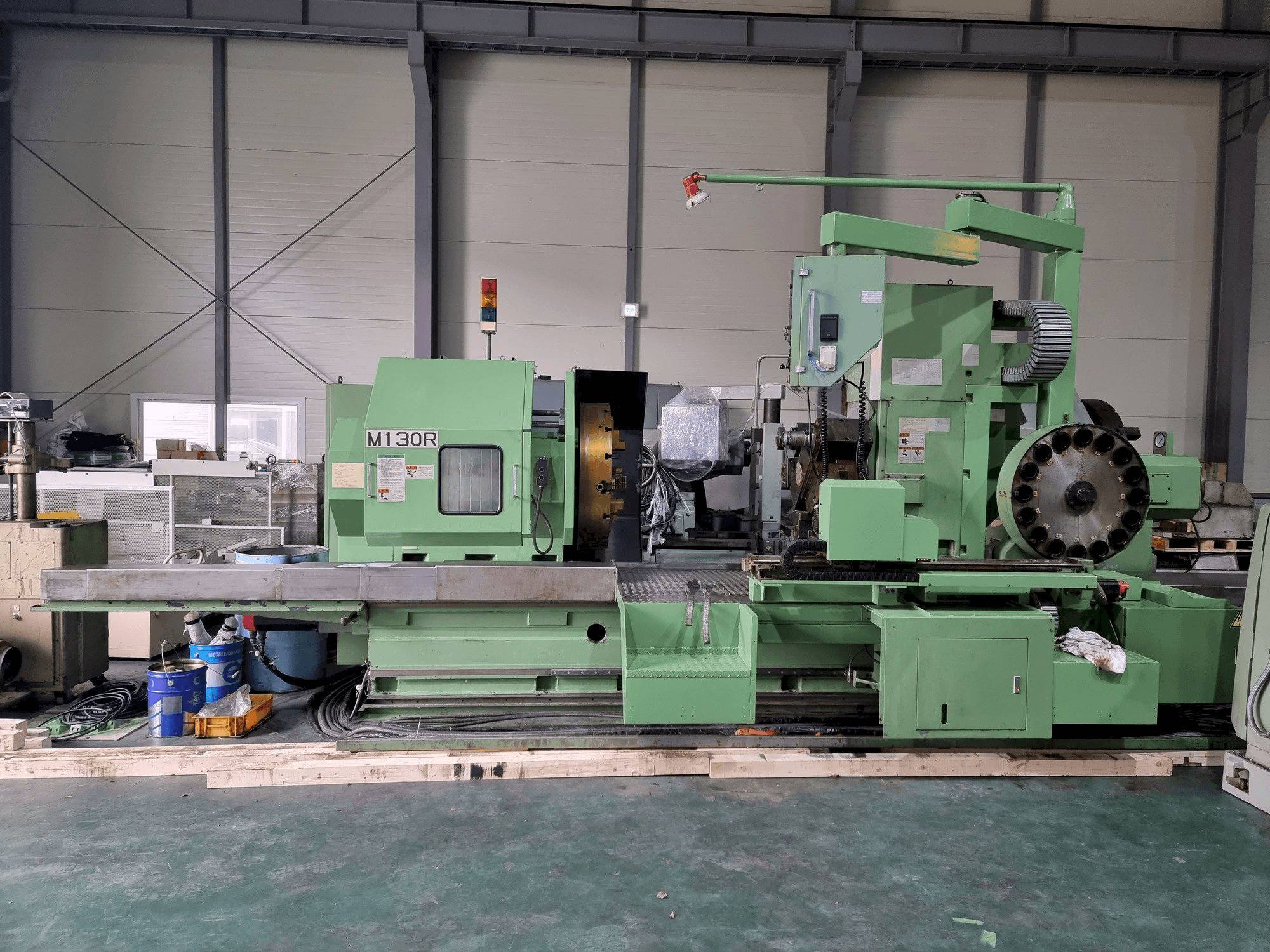 Vooraanzicht van DAINICHI M 130R machine