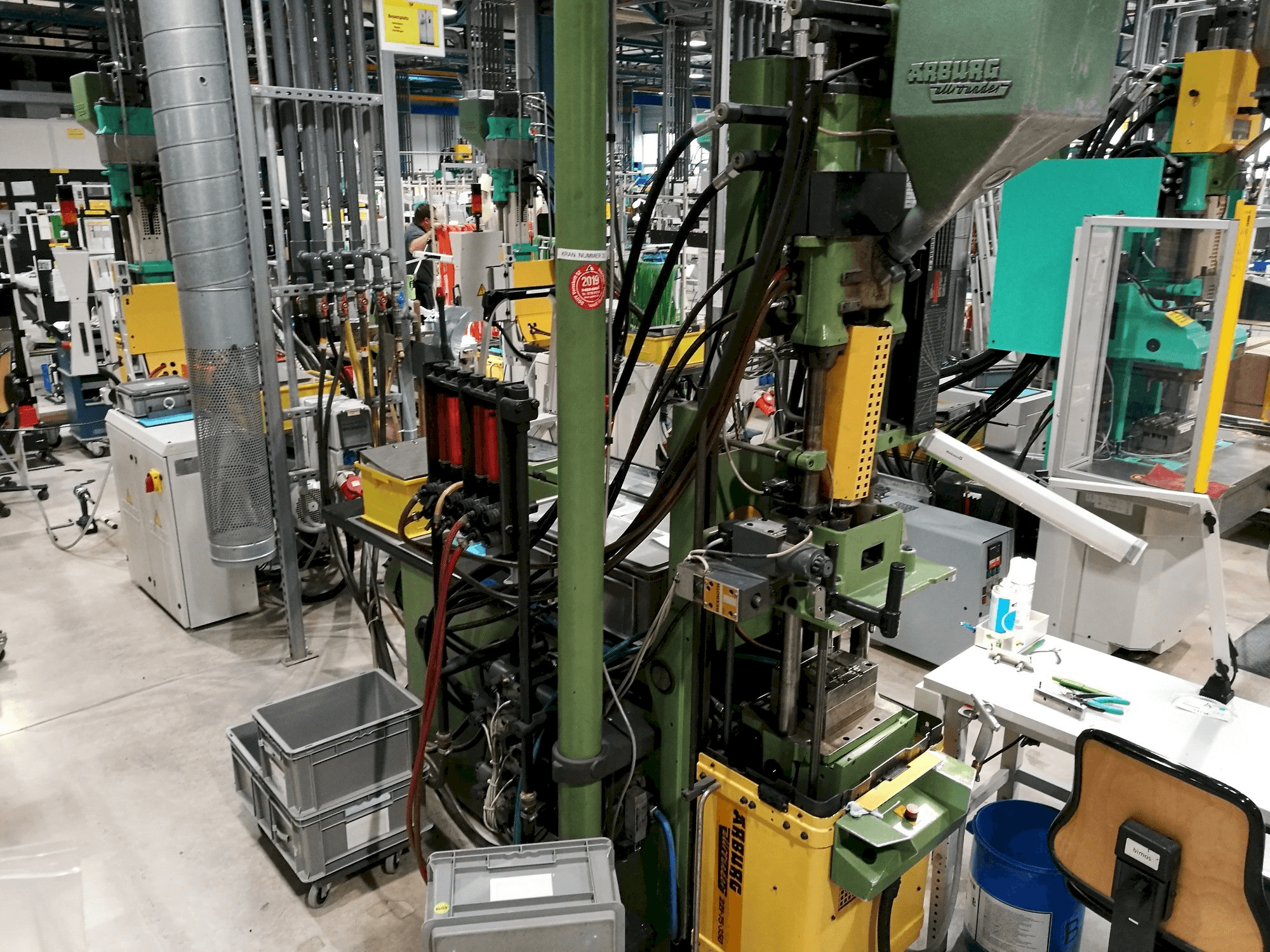 Vooraanzicht van Arburg 221-75-350 machine